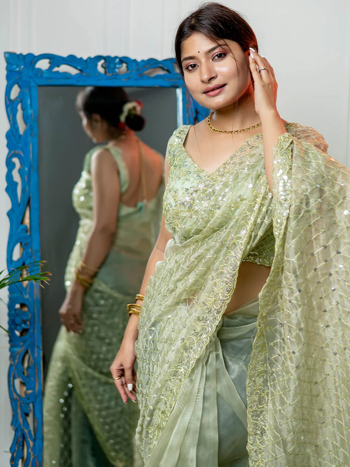 Odette Women Green Organza Embellished Saree With Stitched Blouse - Image 3