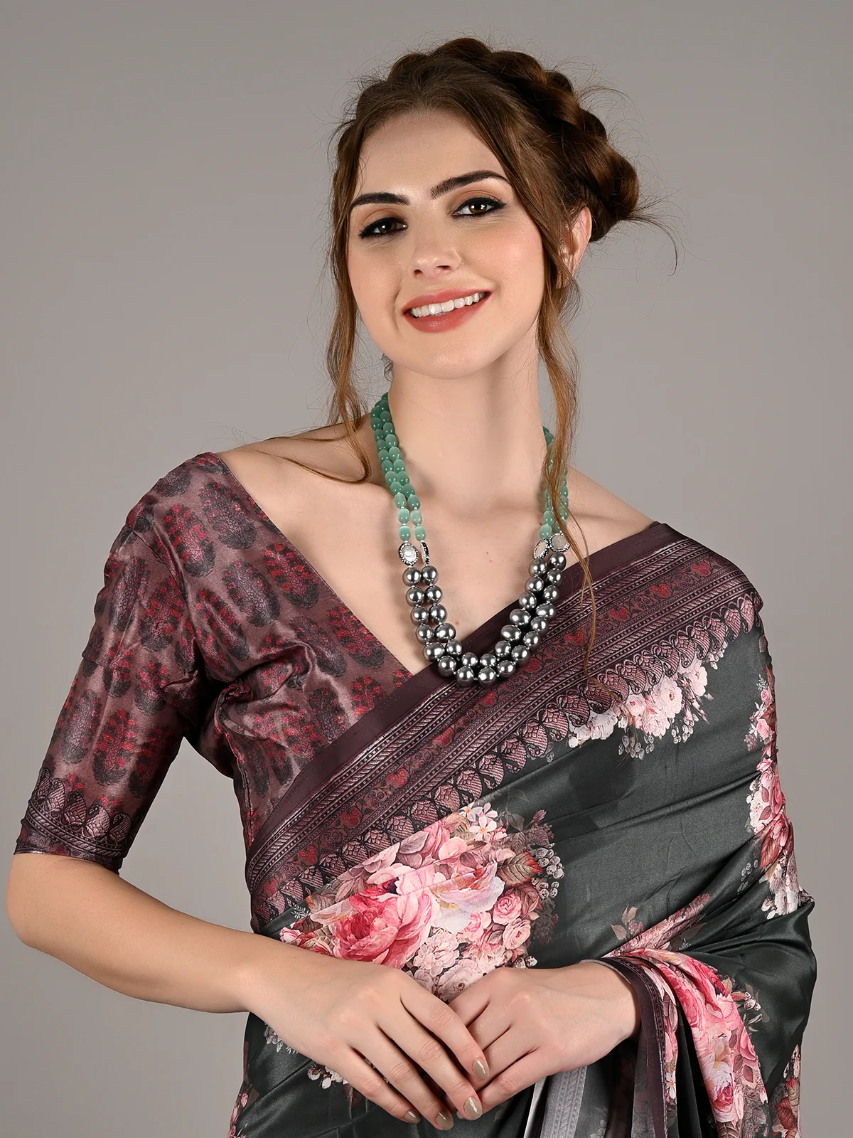 Odette Women Green Silk Crepe Floral Printed Saree With Unstitched Blouse - Image 3