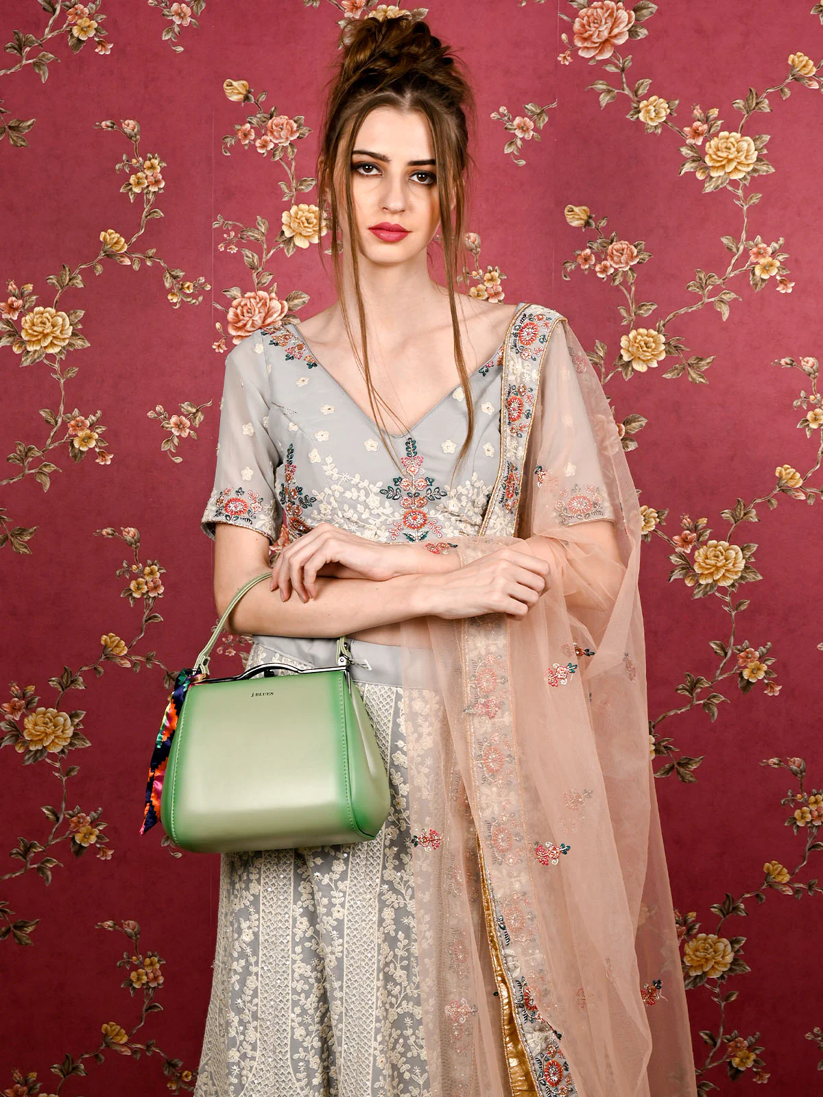 Odette Women Green Solid Clutch Bag - Image 2