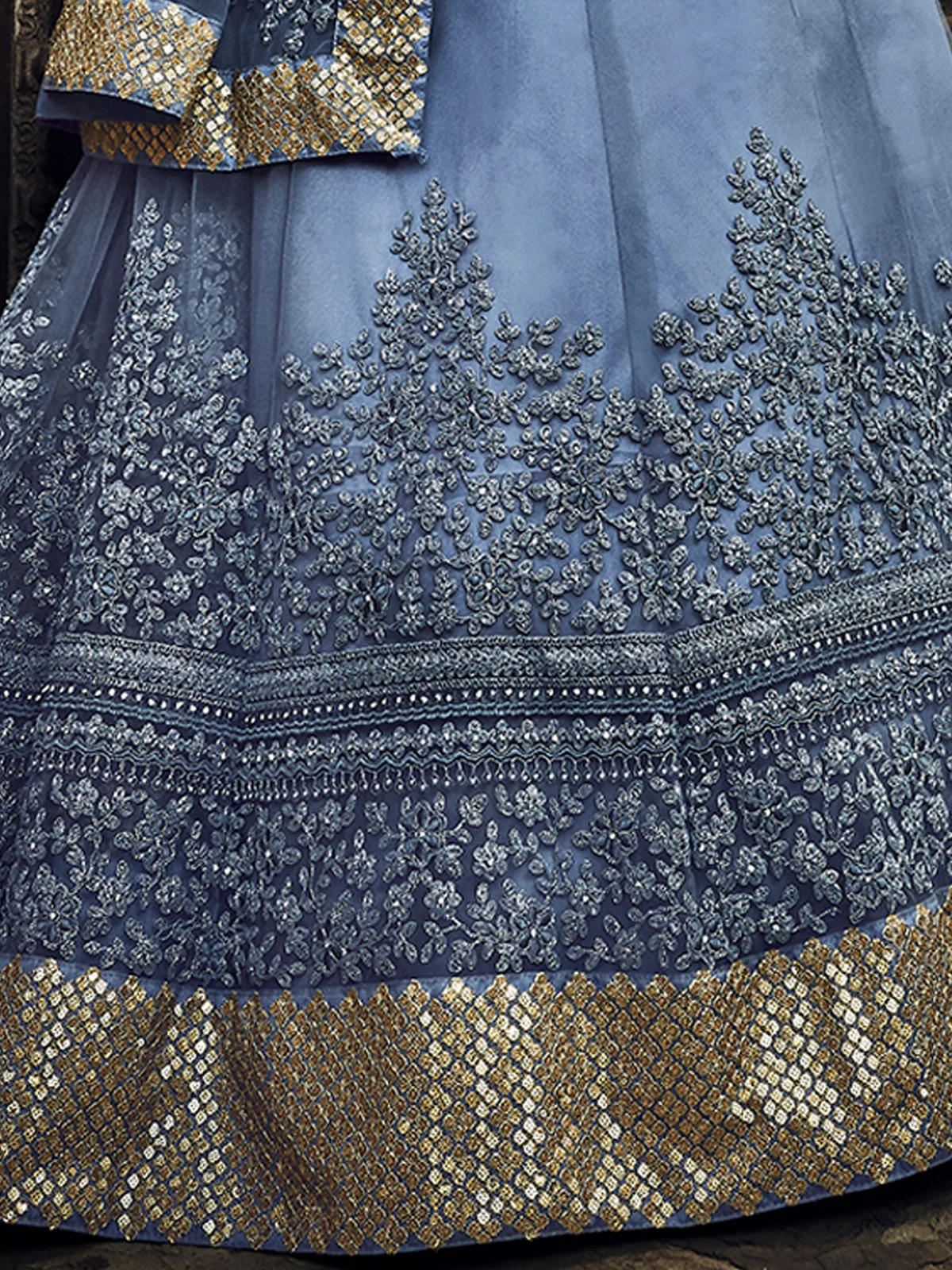 Odette Women Grey Embroidered Soft Net Semi Stitched Lehenga With Unstitched Blouse - Image 4
