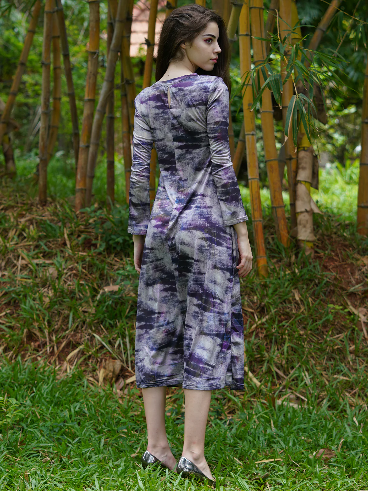 Odette Women Grey Printed Shimmered Polyester Lycra Dress - Image 4