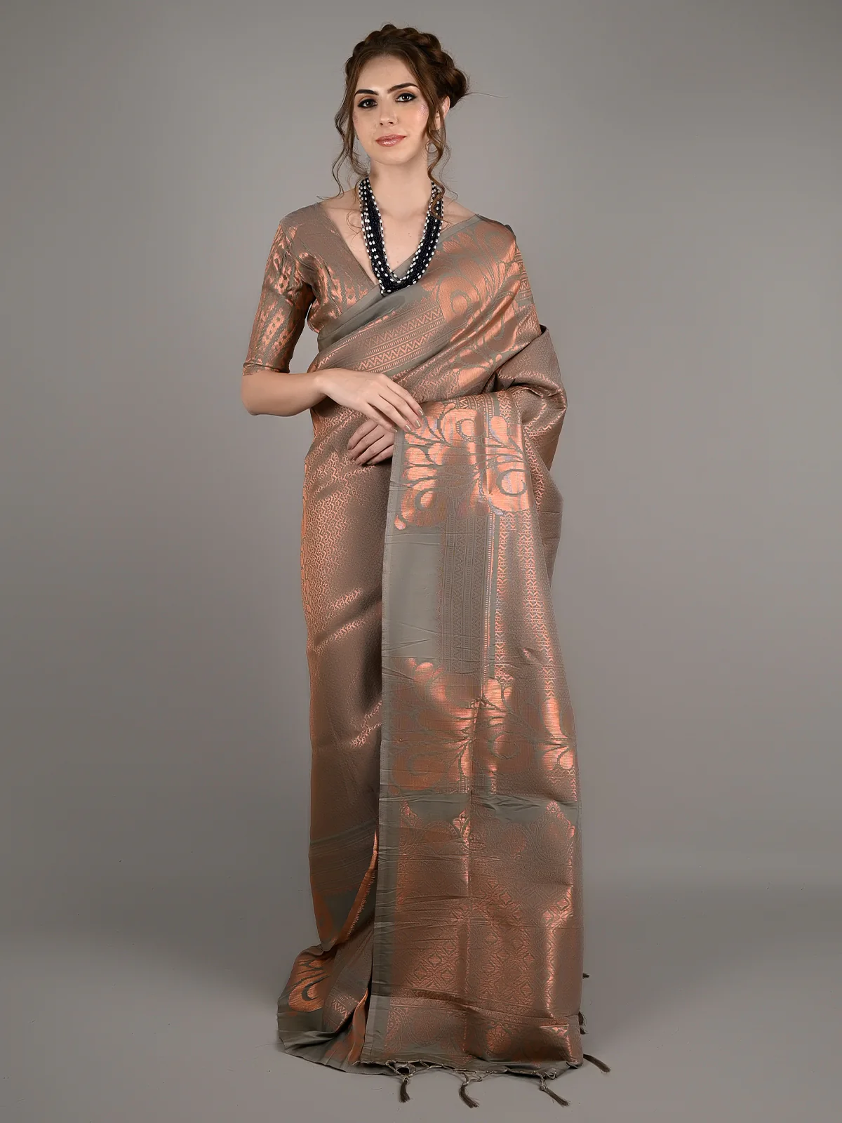 Odette Women Grey Silk Blend Woven Saree With Unstitched Blouse
