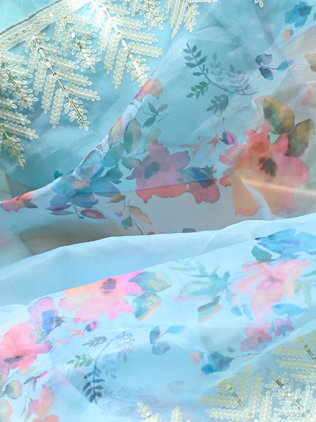 Odette Women Light Blue Organza Floral Print Saree With Unstitched Blouse - Image 4