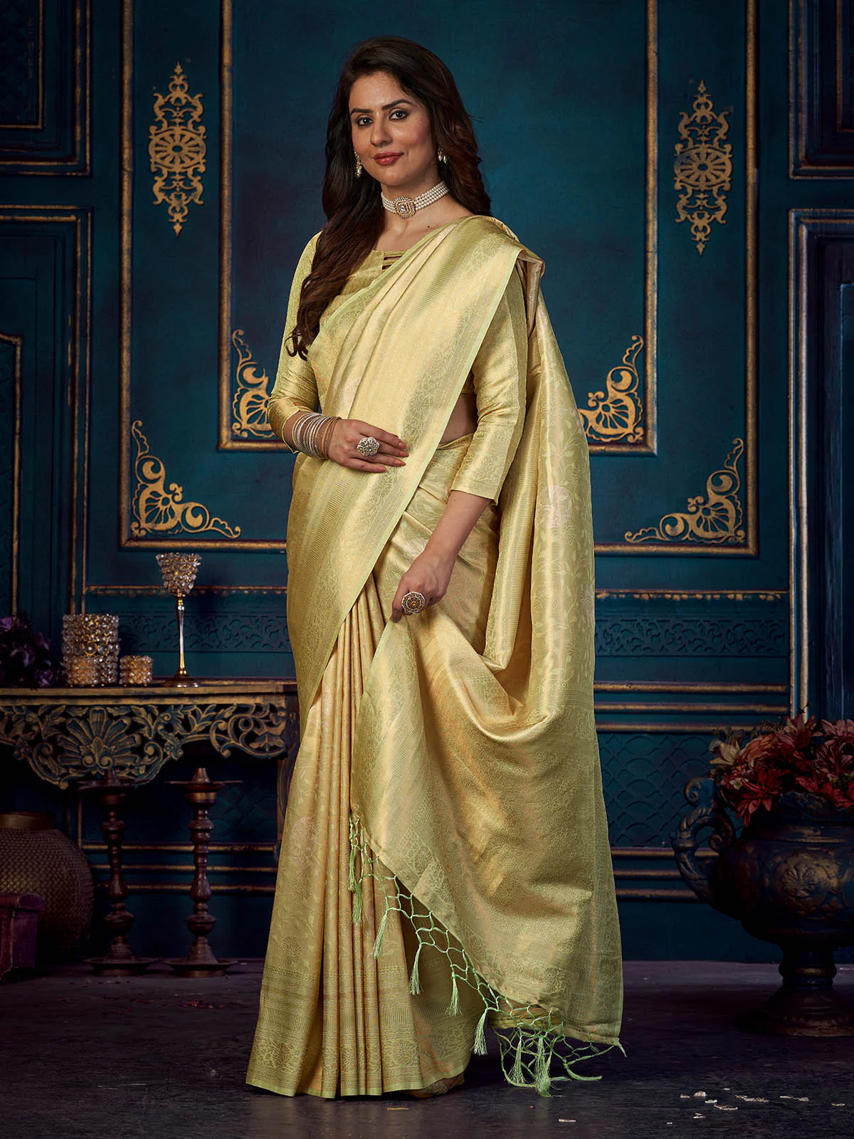 Odette Women Light Green Silk Blend Woven Saree With Unstitched Blouse - Image 2