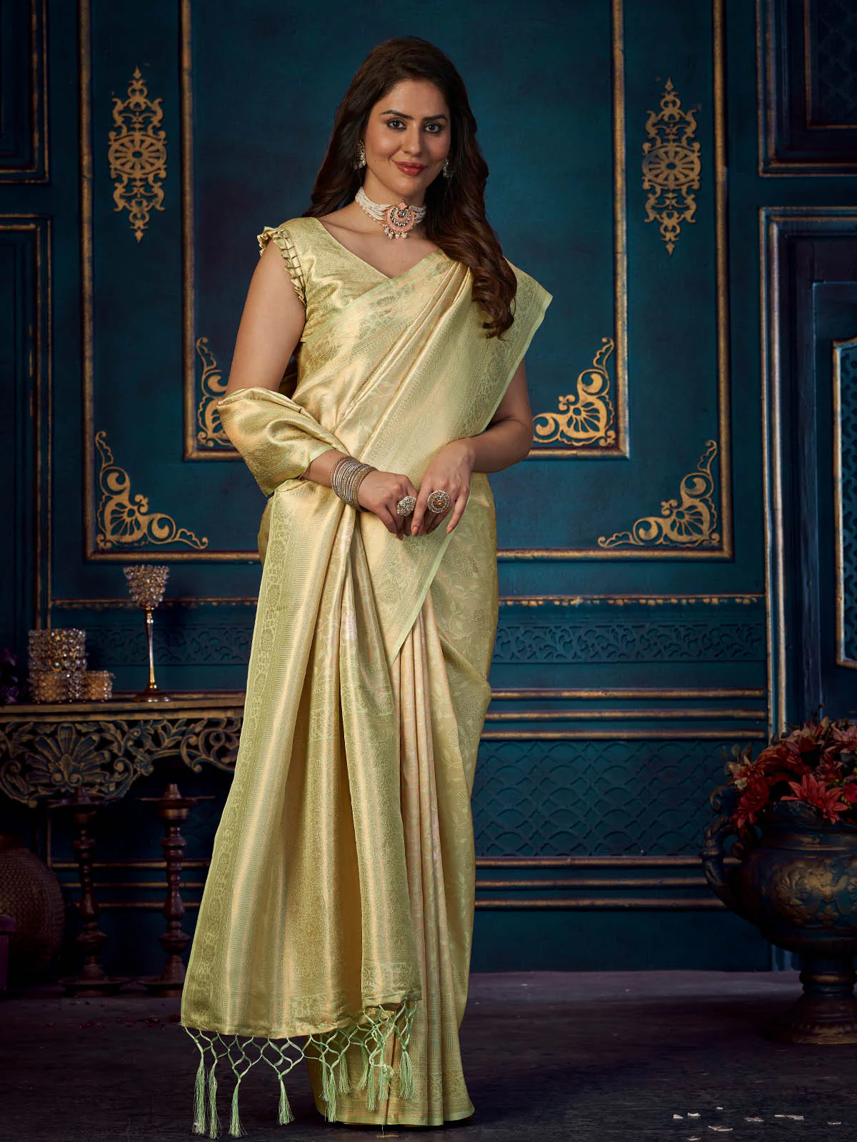 Odette Women Light Green Silk Blend Woven Saree With Unstitched Blouse - Image 2