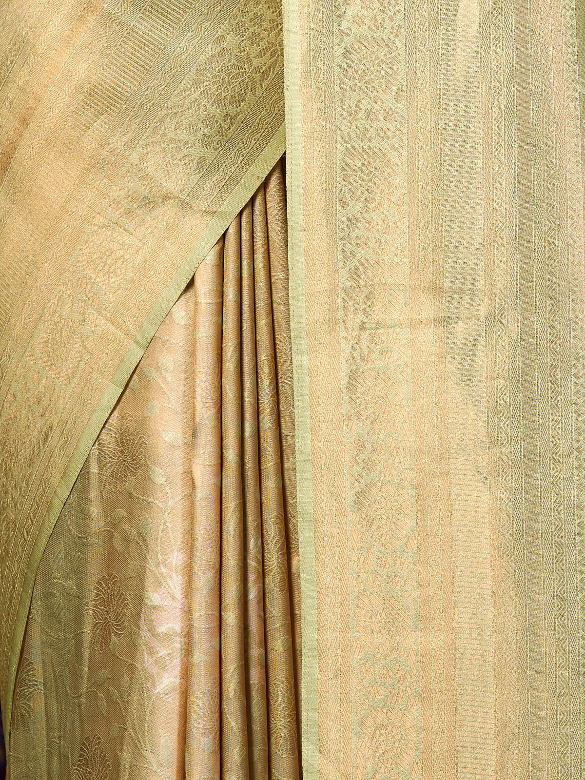 Odette Women Light Green Silk Blend Woven Saree With Unstitched Blouse - Image 4