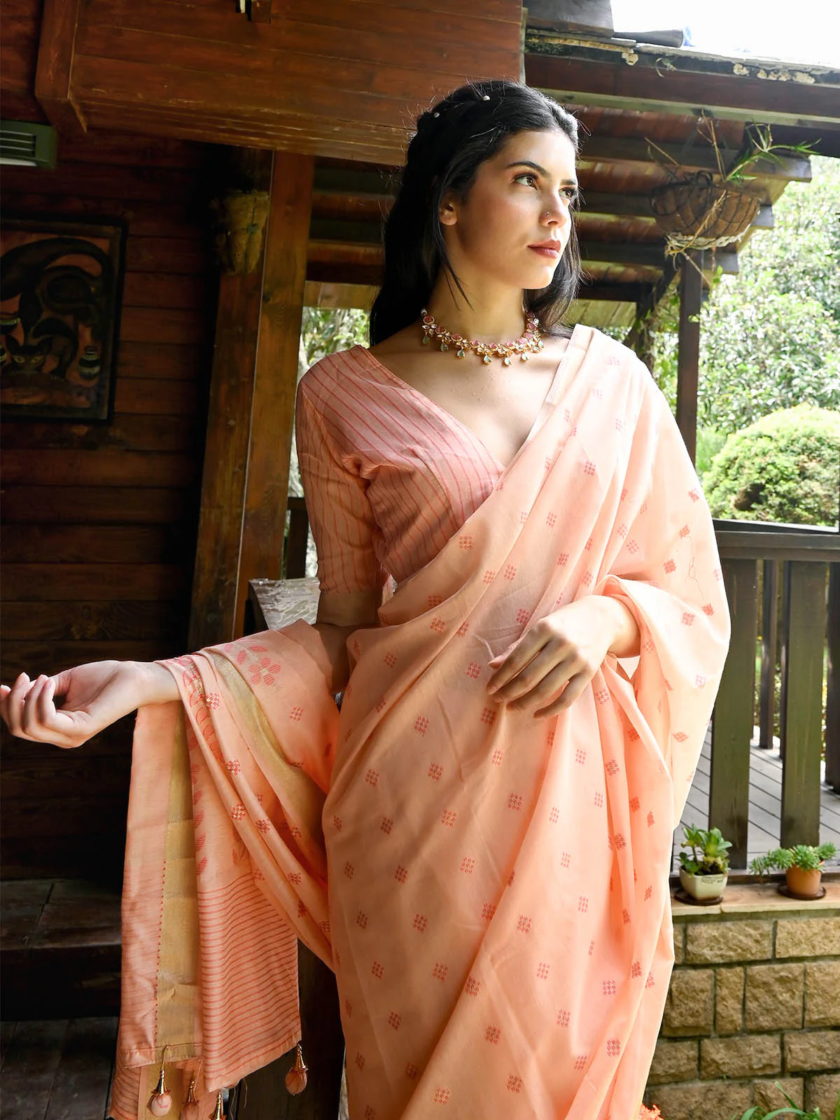 Odette Women Peach Viscose Woven Saree With Unstitched Blouse - Image 3