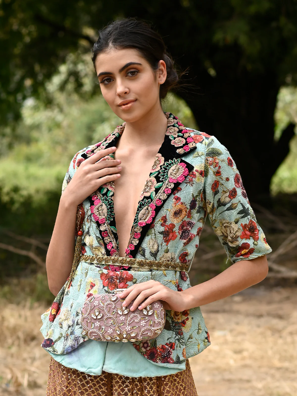 Odette Women Lilac Embroidered Velvet Clutch - Image 2