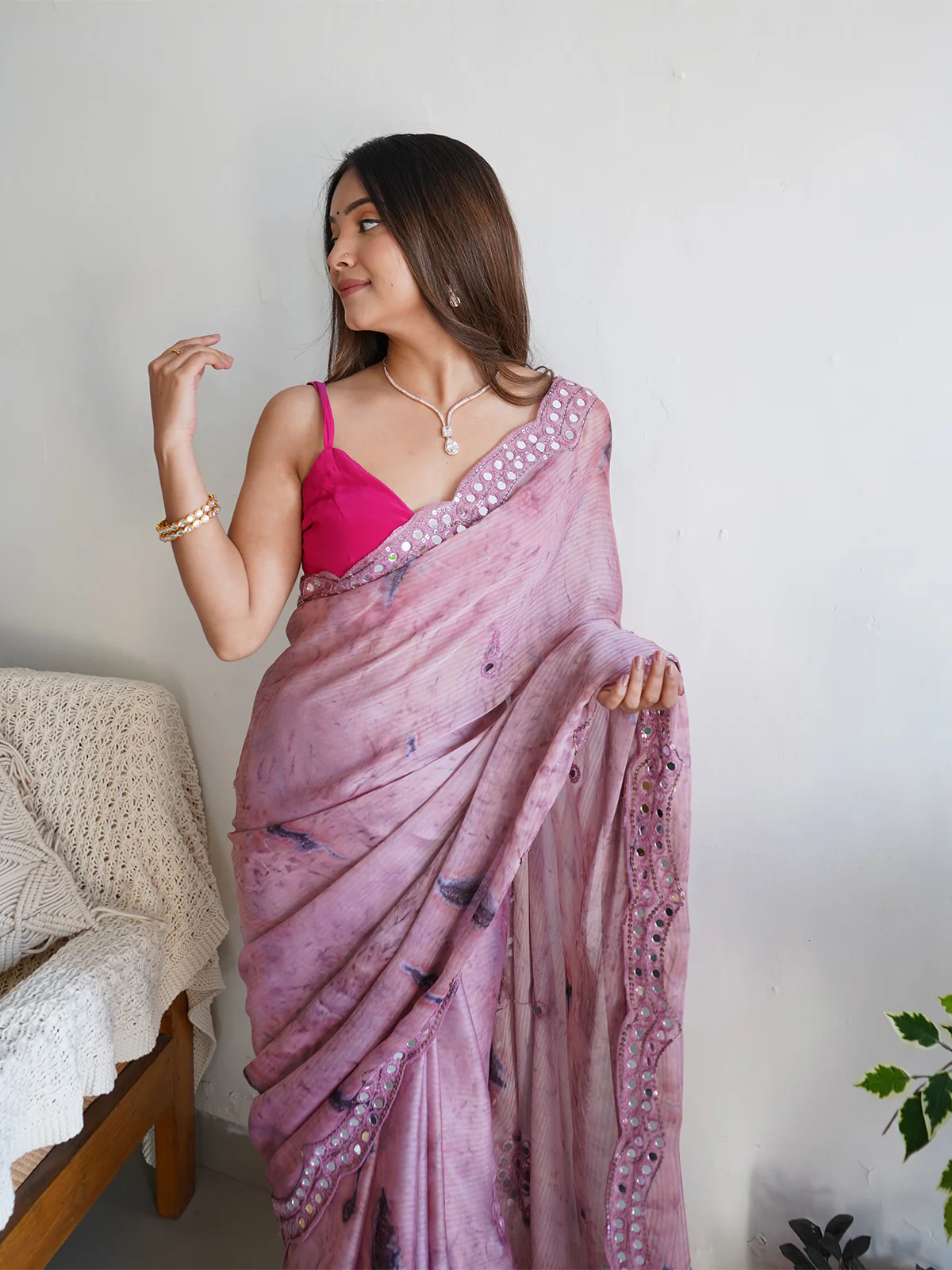Odette Women Lilac Satin Georgette Prism Print Saree With Unstitched Blouse - Image 6