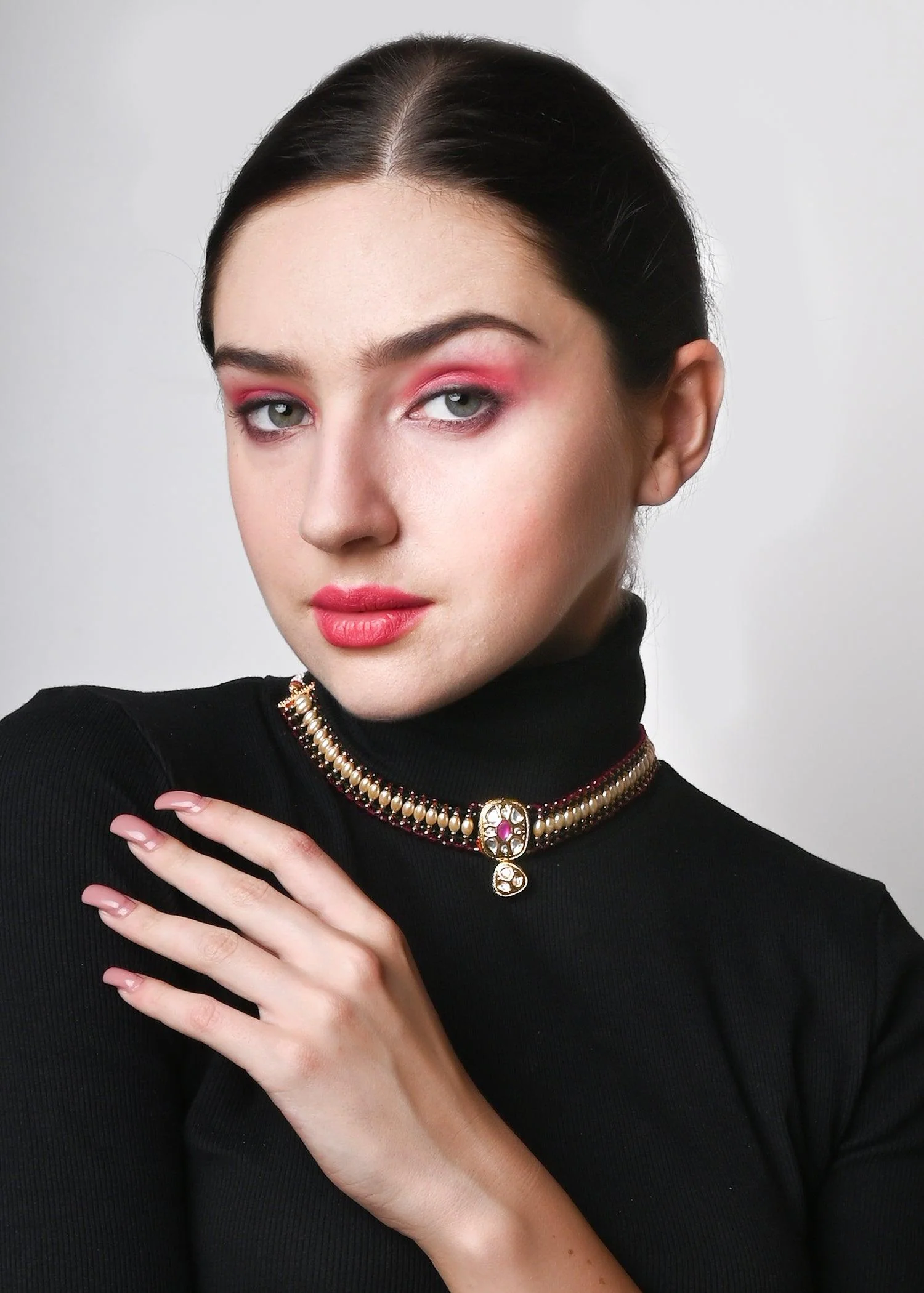 Odette Women Multicolor Sleek Choker Set