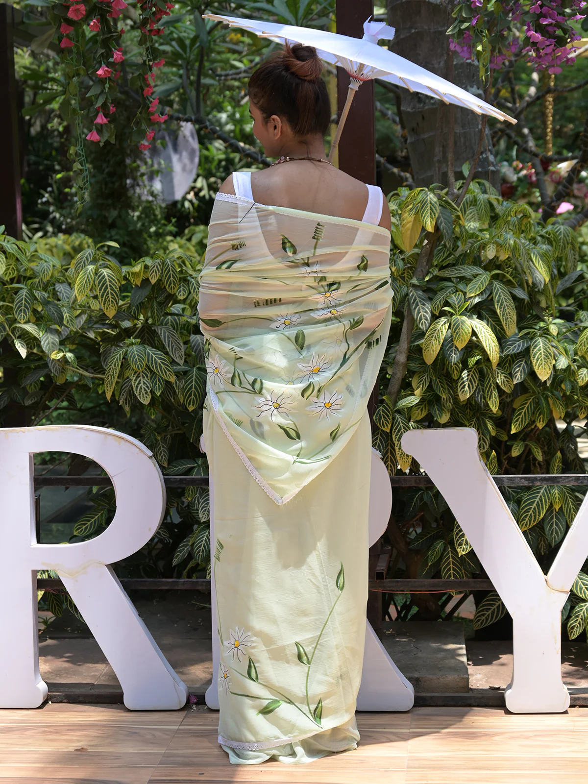 Odette Light Green Printed Chiffon Saree with Unstitched Blouse for Women - Image 3