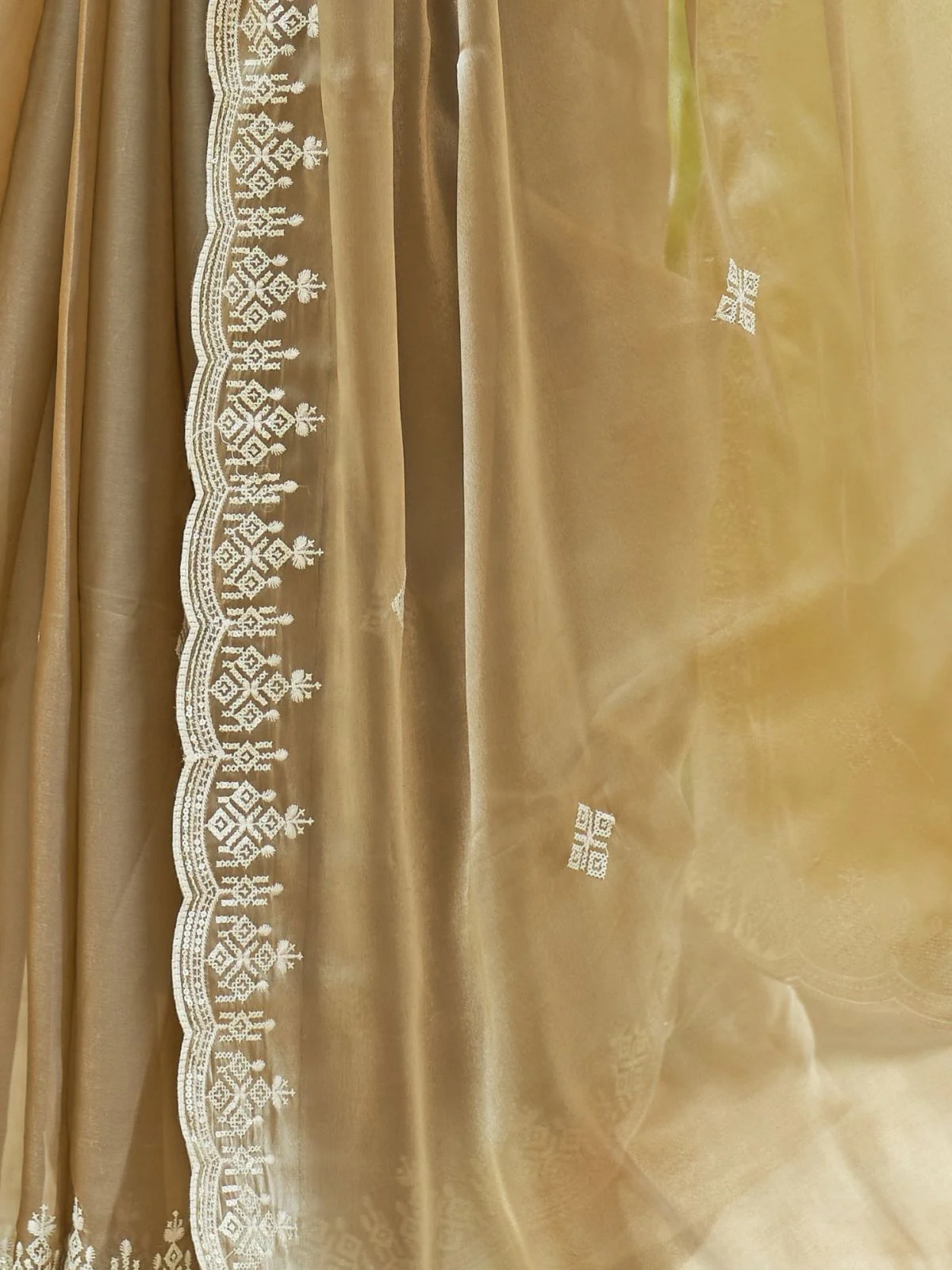 Odette Beige Chiffon Embroidered Saree For Women - Image 5