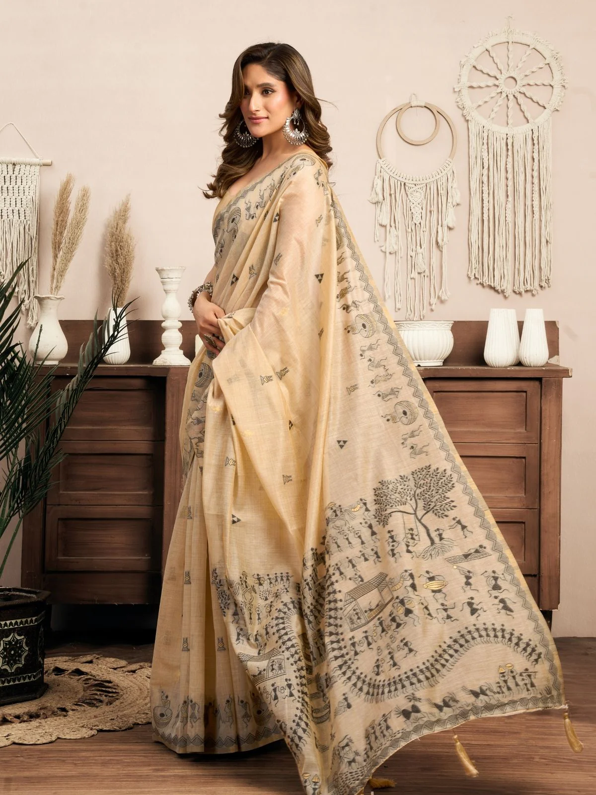 Odette Beige Cotton Blend Printed Saree For Women - Image 3