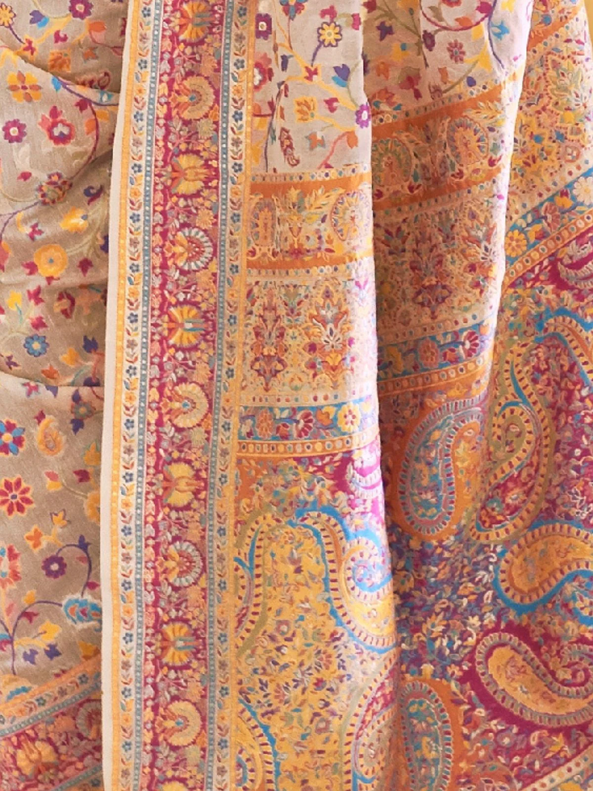 Odette Beige Woven Silk Blend Saree With Unstitched Blouse For Women - Image 3