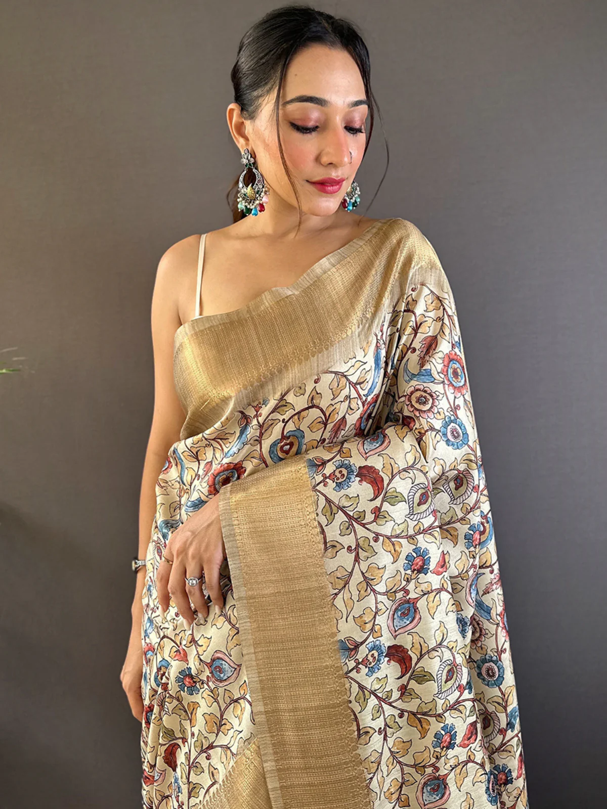 Odette Beige Printed Silk Blend Saree With Unstitched Blouse For Women - Image 2