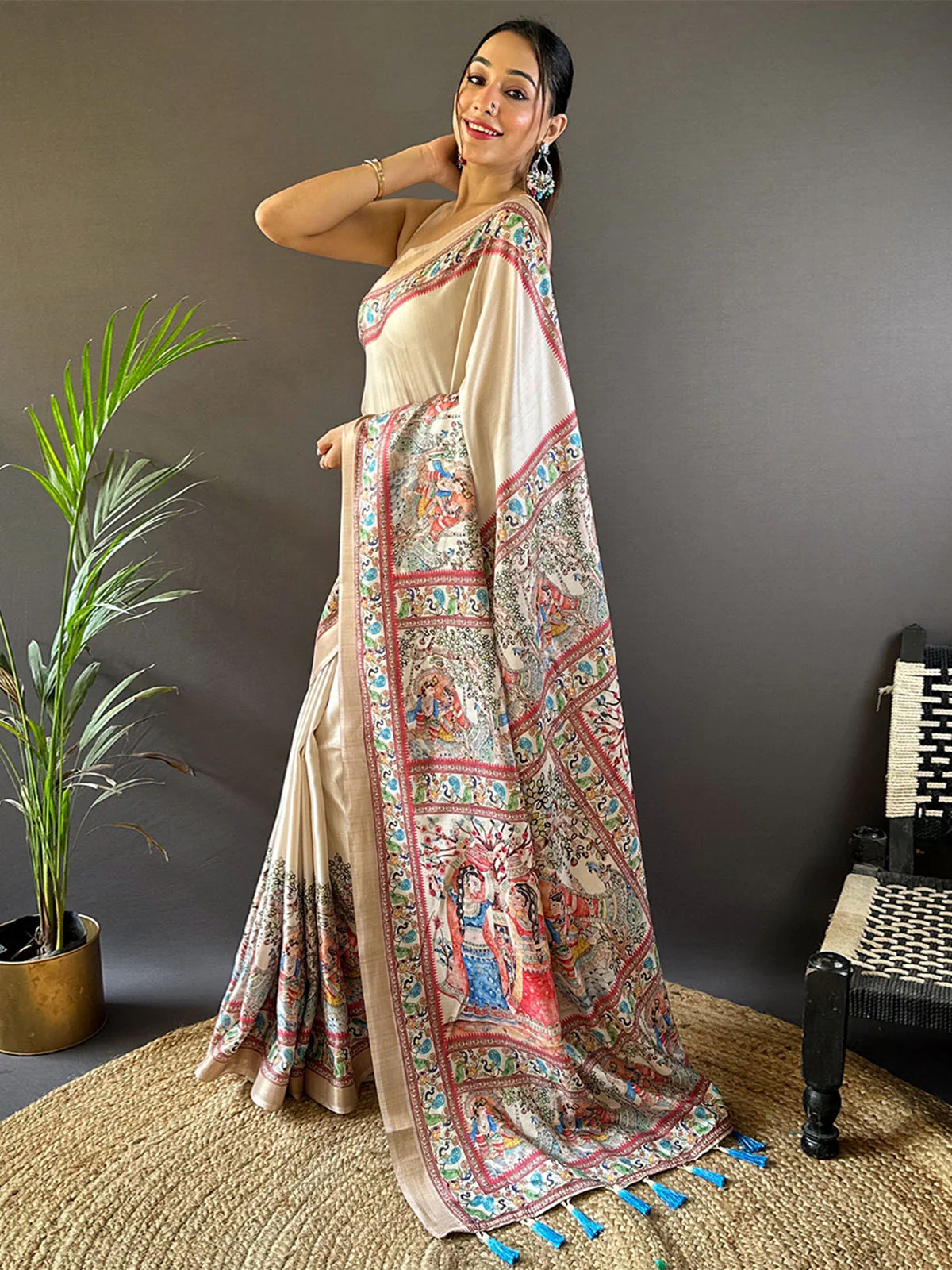 Odette Beige Printed Silk Blend Saree With Unstitched Blouse For Women - Image 2