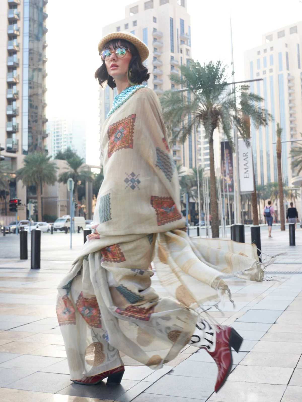 Odette Beige Tissue Printed Saree With Unstitched Blouse For Women - Image 2