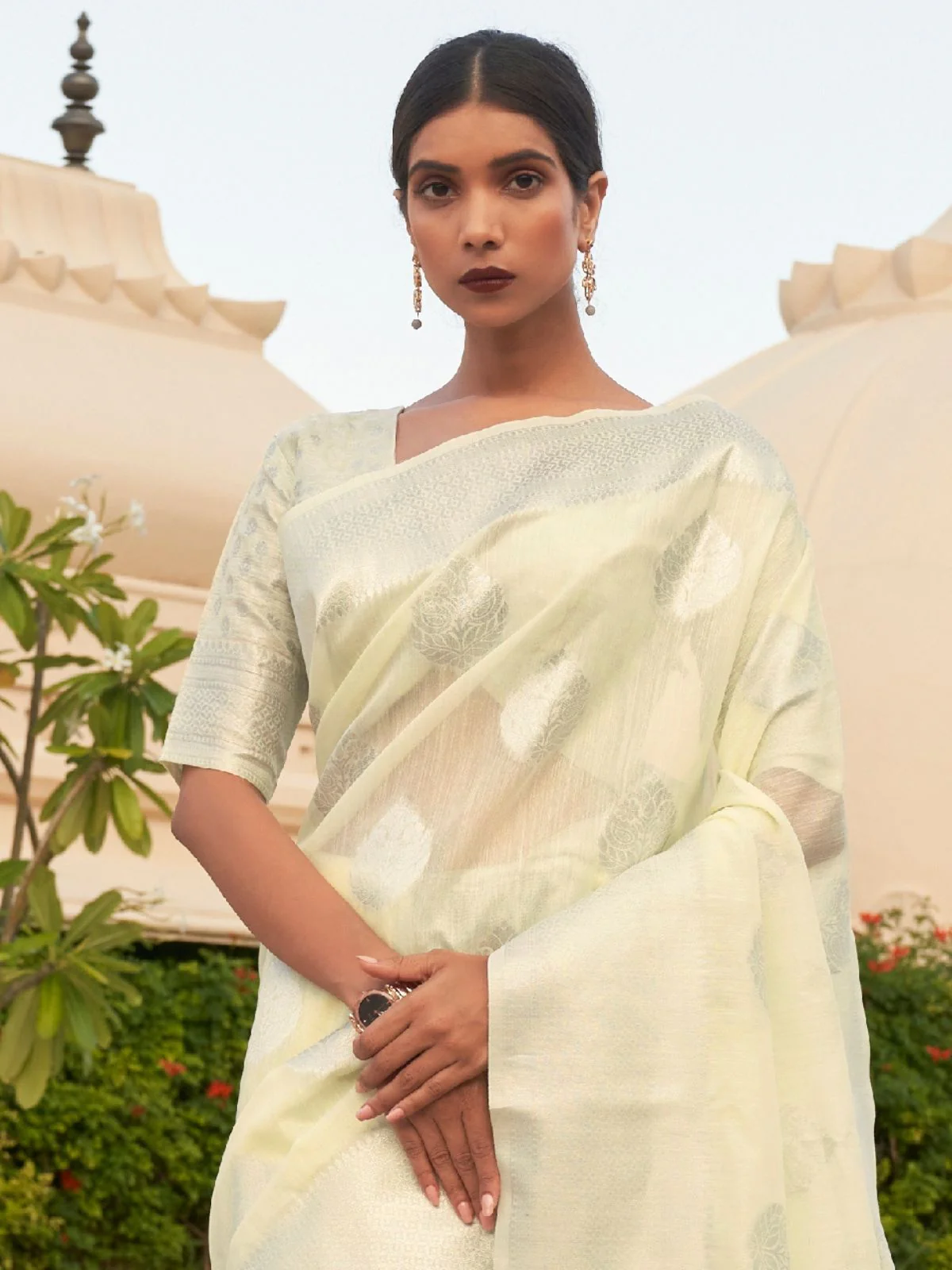 Odette Beige Woven Design Linen Saree With Unstitched Blouse For Women - Image 3