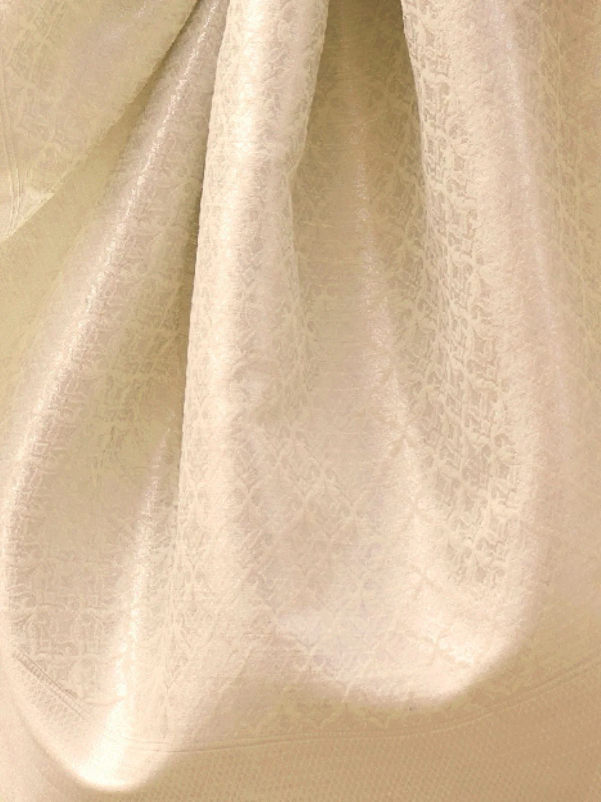 Odette Cream Woven Design Linen Saree With Unstitched Blouse For Women - Image 3
