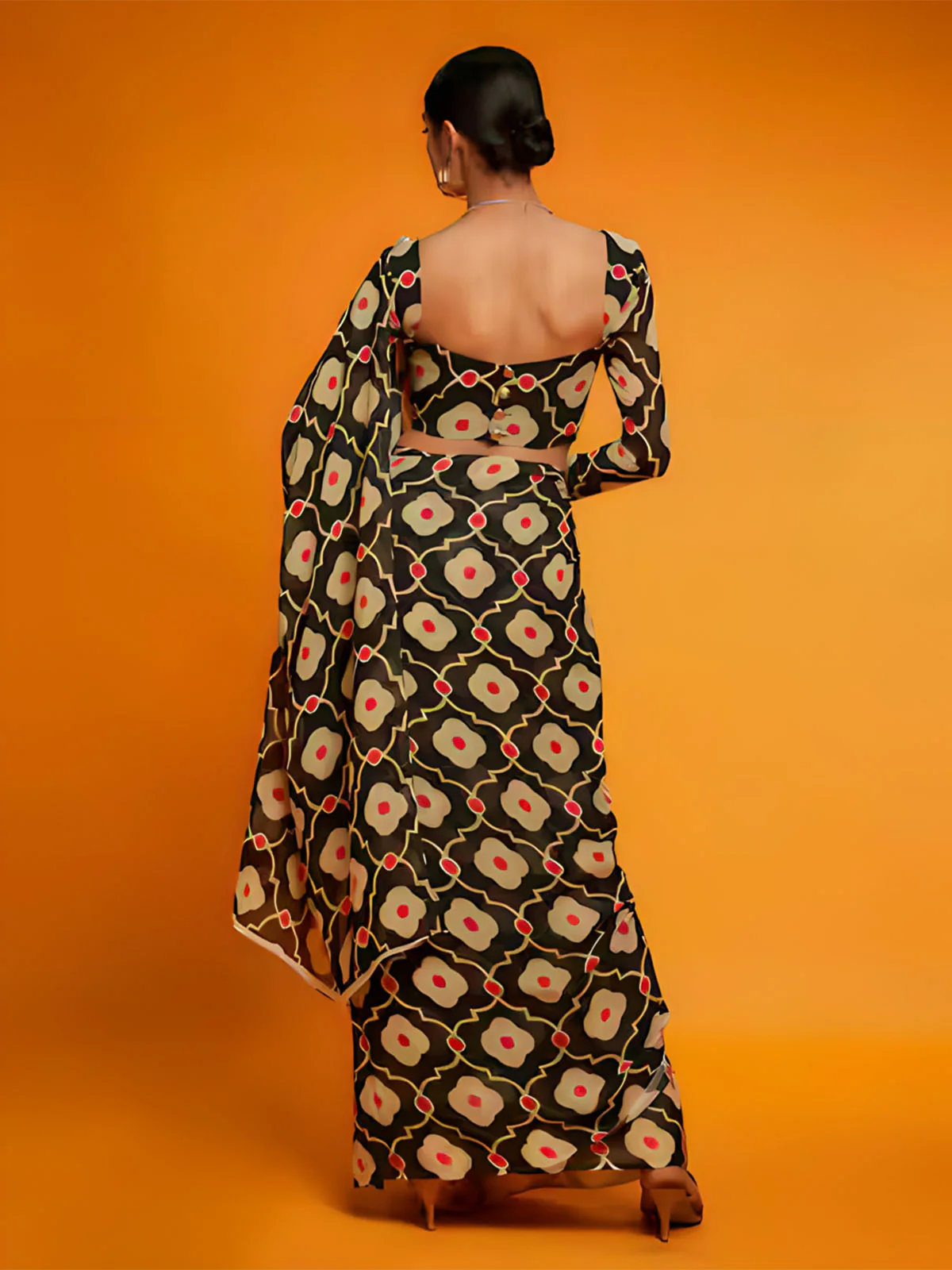 Odette Black And Beige Satin Printed Saree With Unstitched Blouse For Women - Image 4