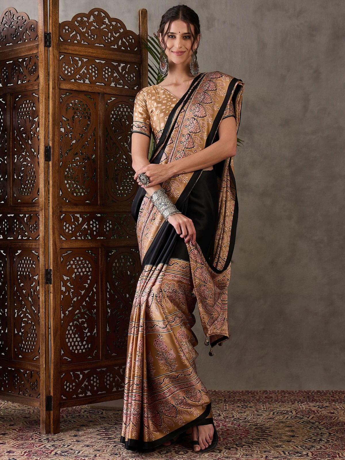 Odette Black And Gold Silk Blend Printed Elegant Saree For Women