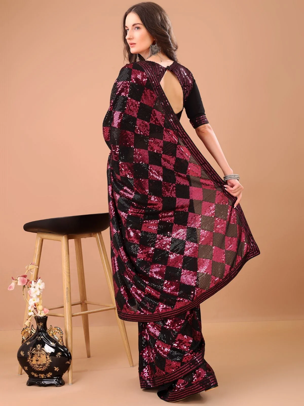 Odette Black And Pink Georgette Sequin Elegant Saree For Women - Image 3