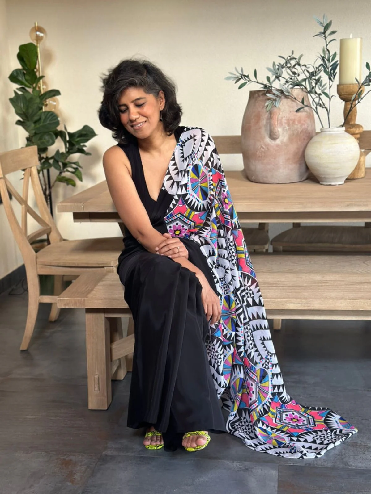 Odette Black And White Georgette Printed Saree For Women - Image 2