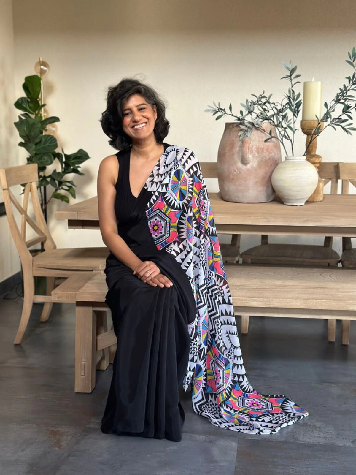 Odette Black And White Georgette Printed Saree For Women - Image 3