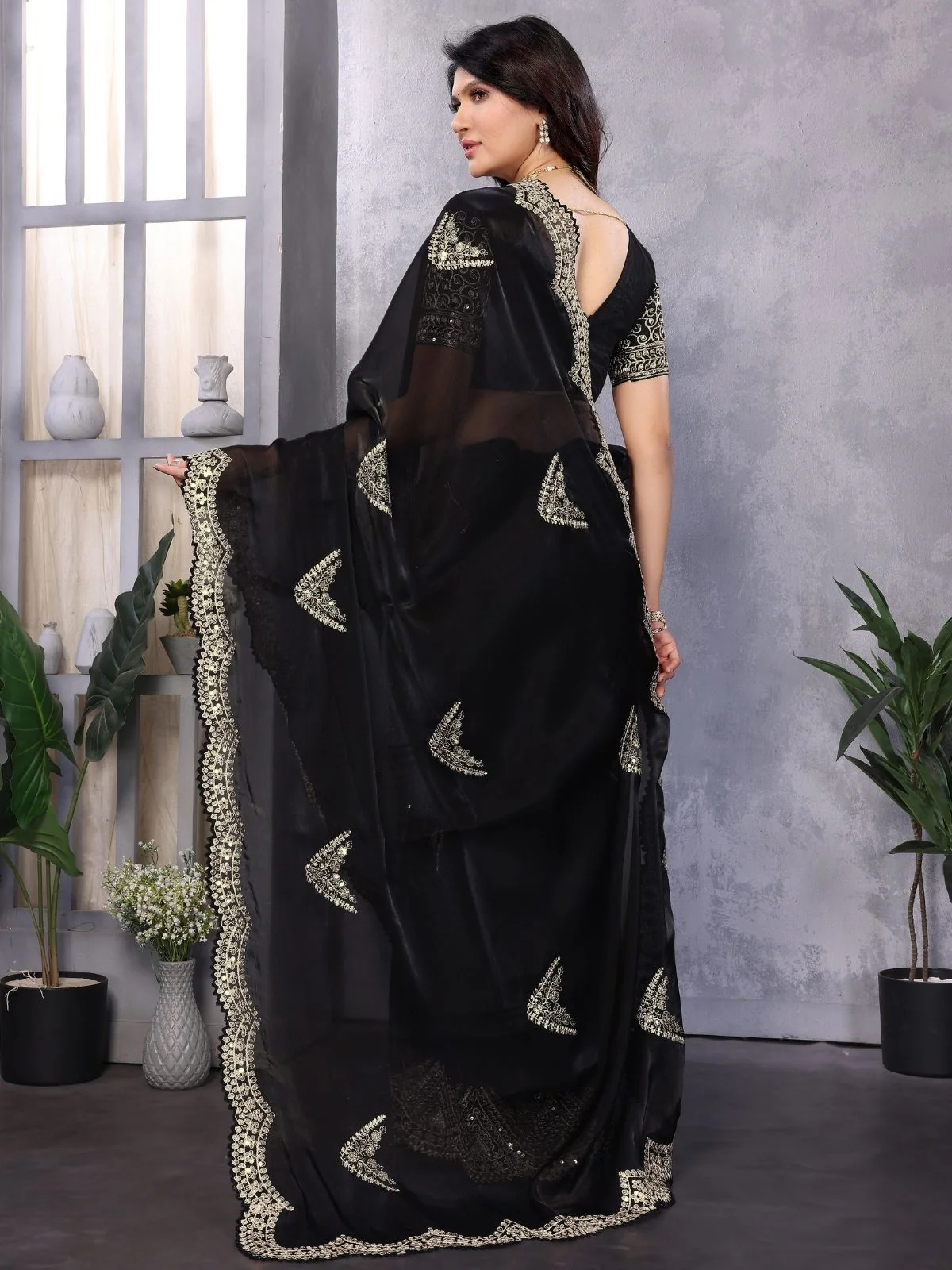 Odette Black Chiffon Embroidered Saree For Women - Image 3