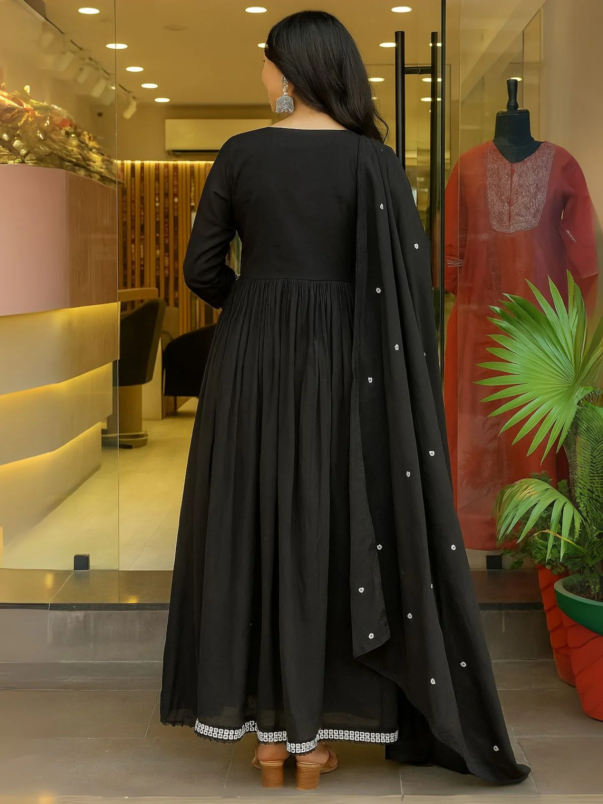 Odette Black Cotton Blend Embroidered Kurta Set For Women - Image 2
