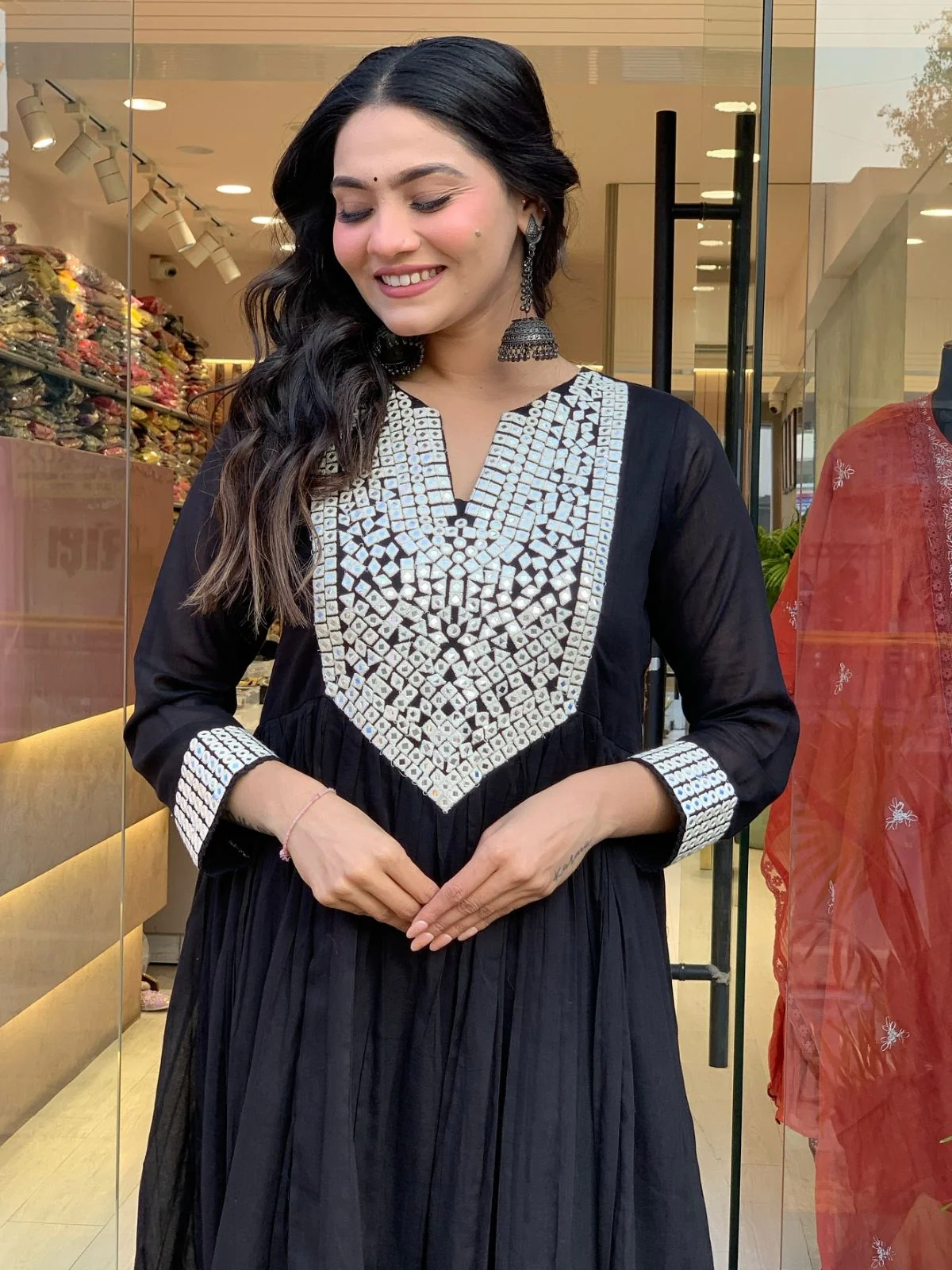 Odette Black Cotton Blend Embroidered Kurta Set For Women - Image 3