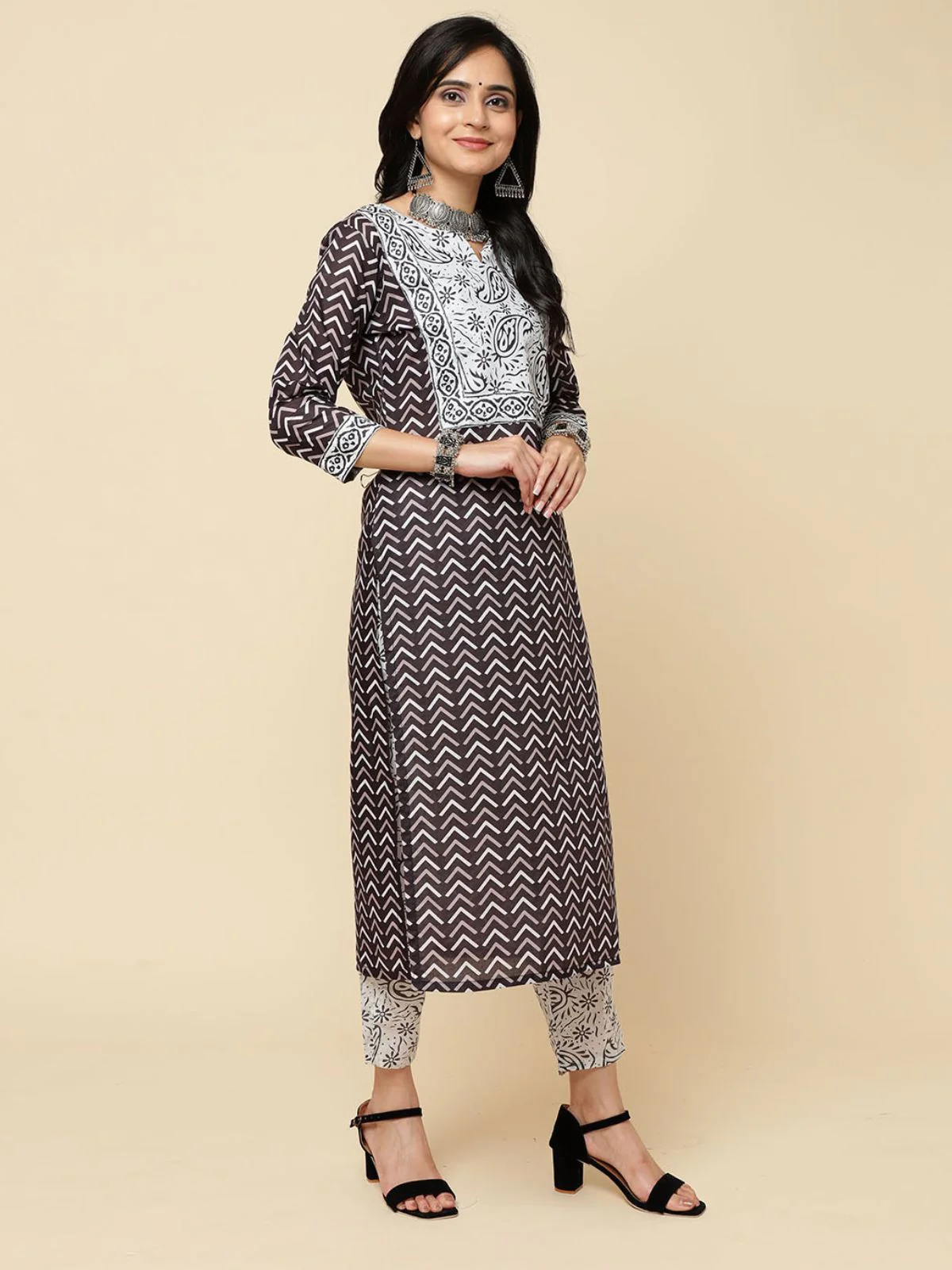 Odette Black Cotton Blend Printed Stitched Kurta Set For Women - Image 4