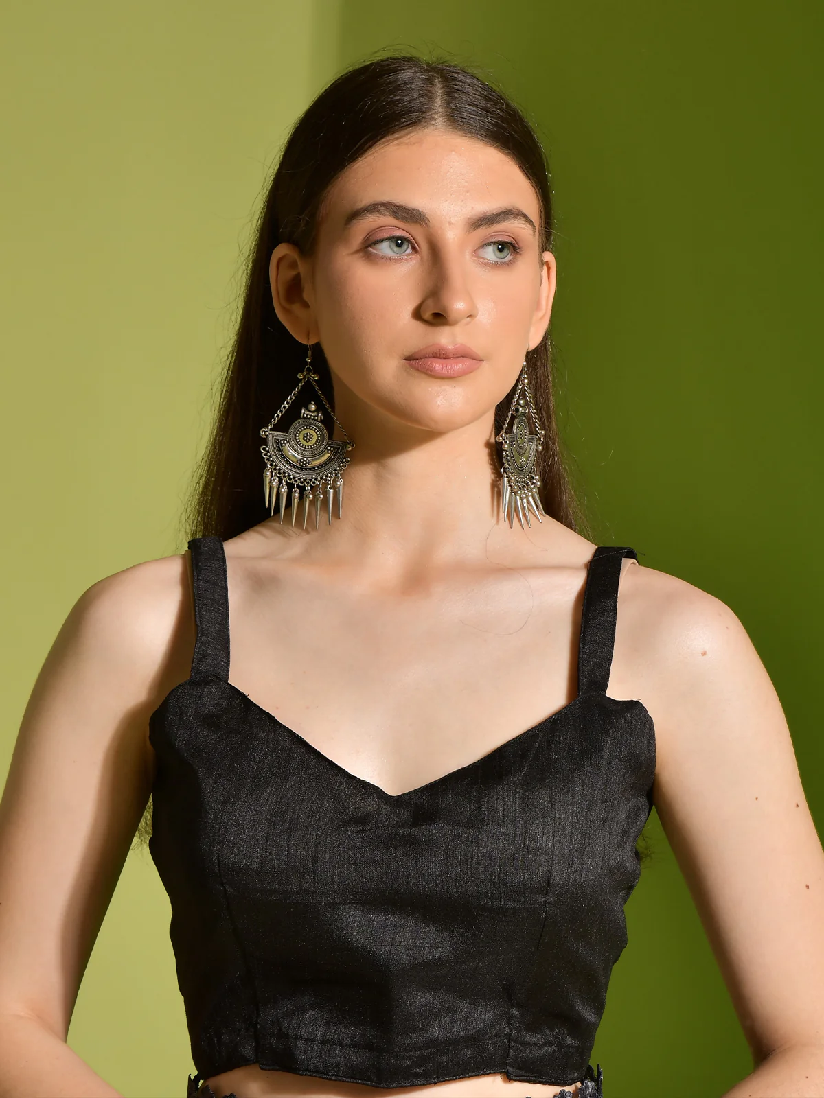 Odette Black Embellished Georgette Saree With Unstitched Blouse For Women - Image 6