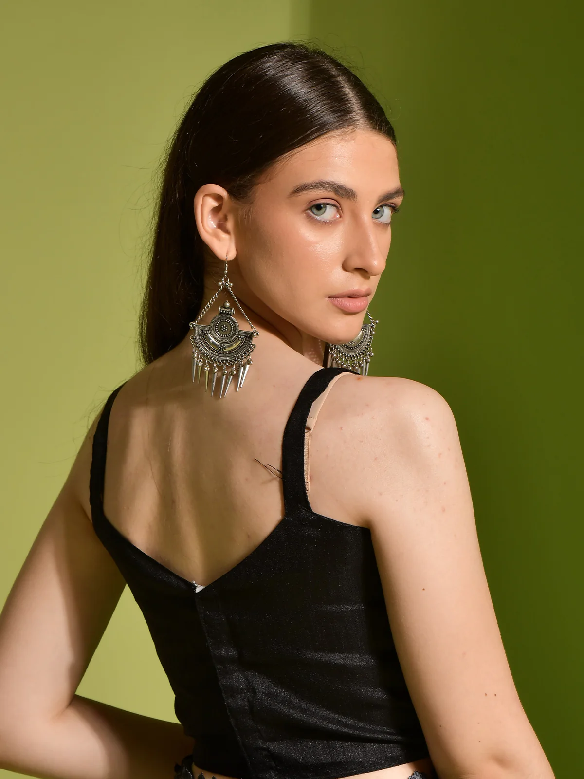 Odette Black Embellished Georgette Saree With Unstitched Blouse For Women - Image 7