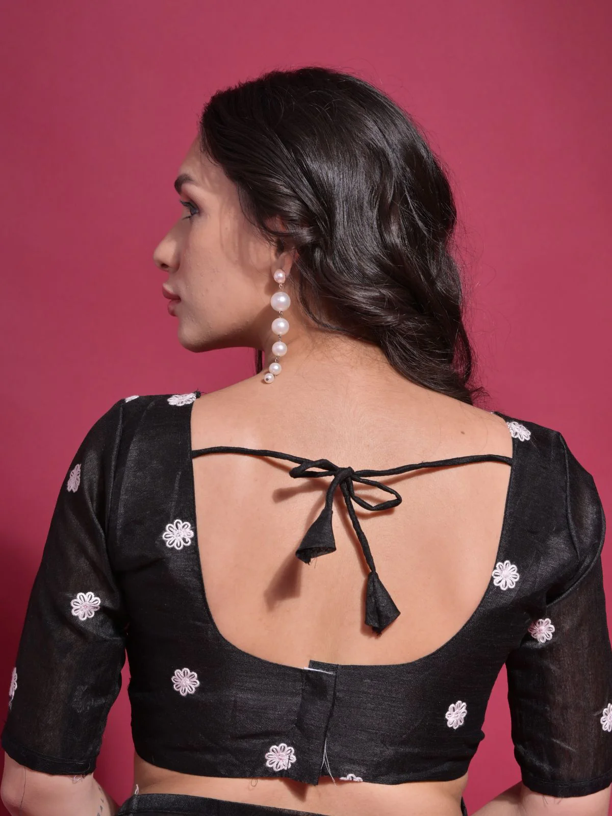 Odette Black Embroidered Georgette Saree With Unstitched Blouse For Women - Image 7