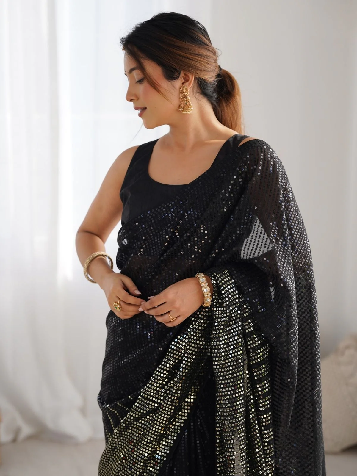 Odette Black Georgette Embellished Saree With Unstitched Blouse For Women - Image 5