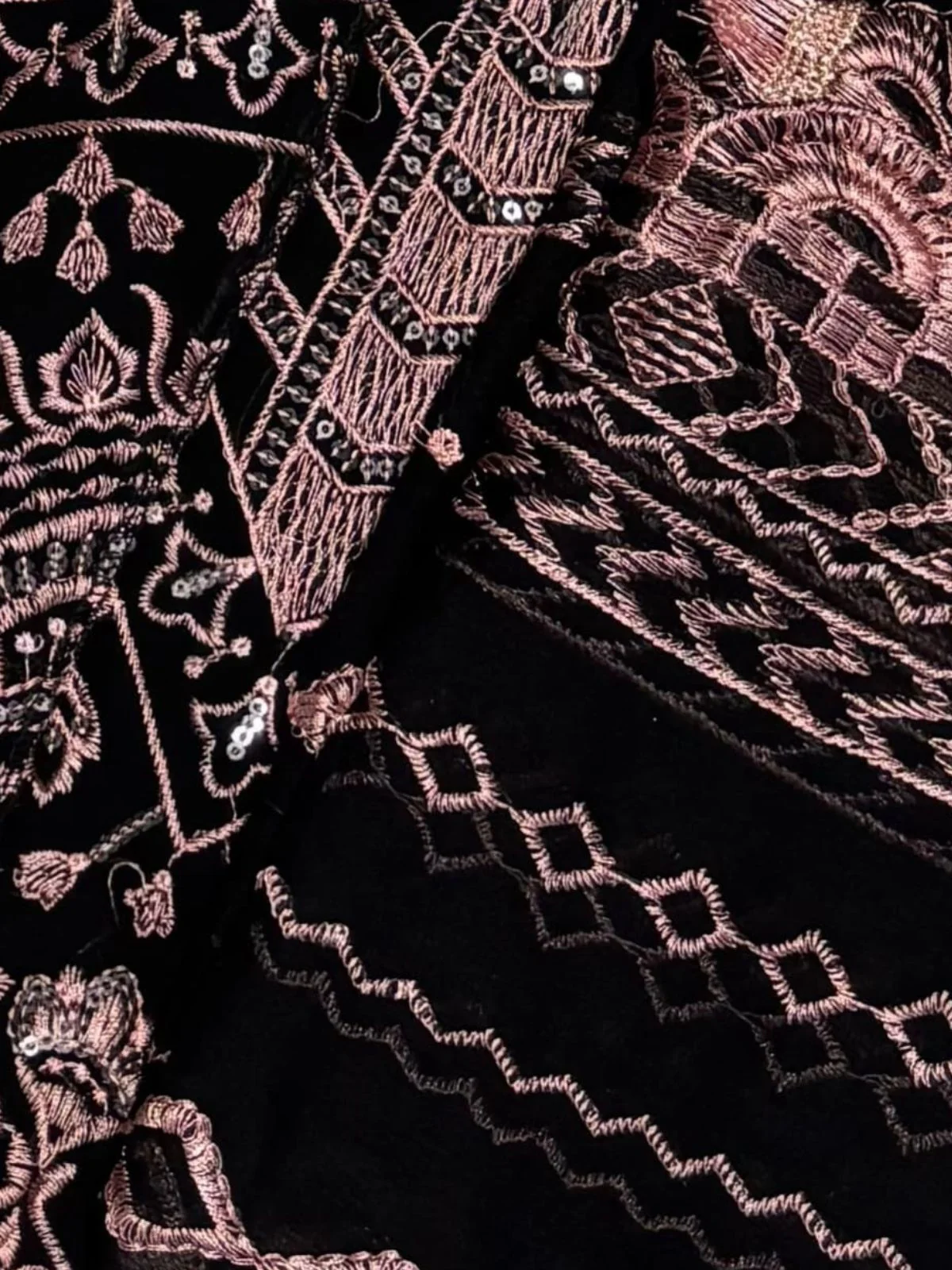 Odette Black Georgette Peach Embroidered Semi-Stitched Kurta Set For Women - Image 3