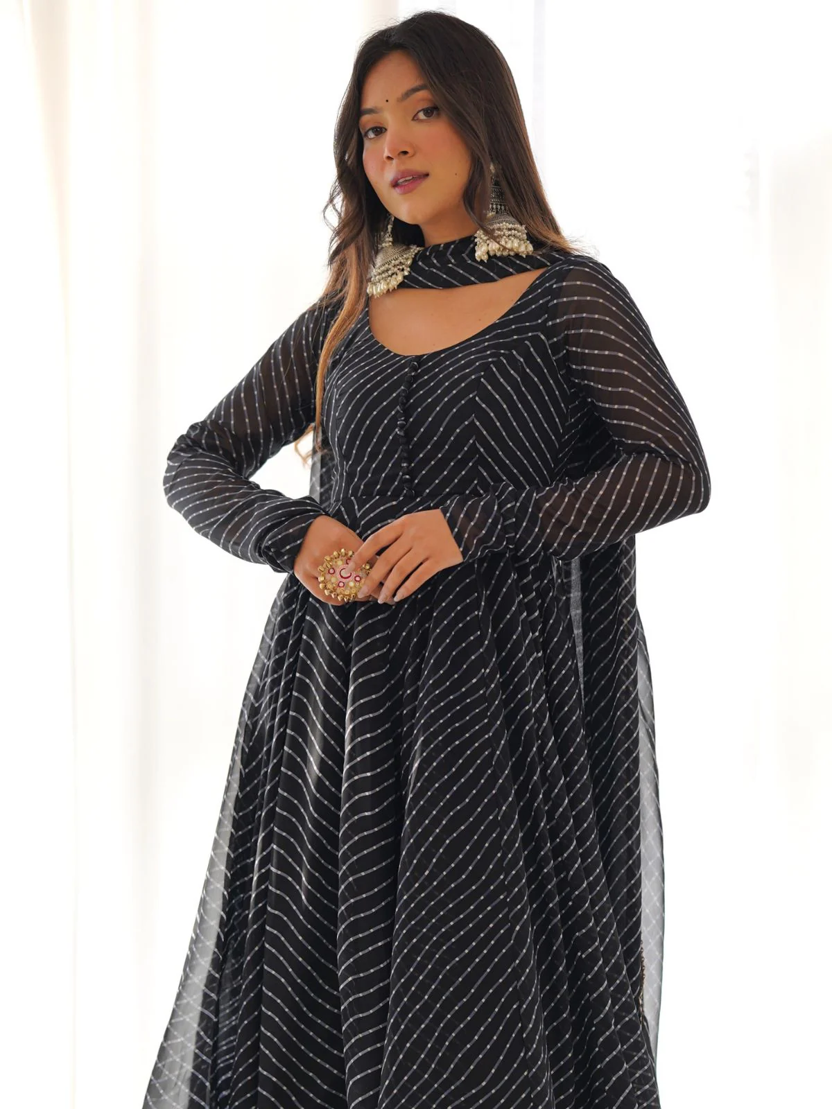 Odette Black Georgette Printed Kurta Set For Women - Image 4