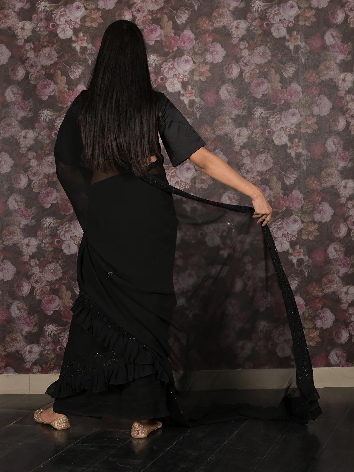 Odette Black Georgette Sequins Saree with Unstitched Blouse & Belt for Women - Image 3