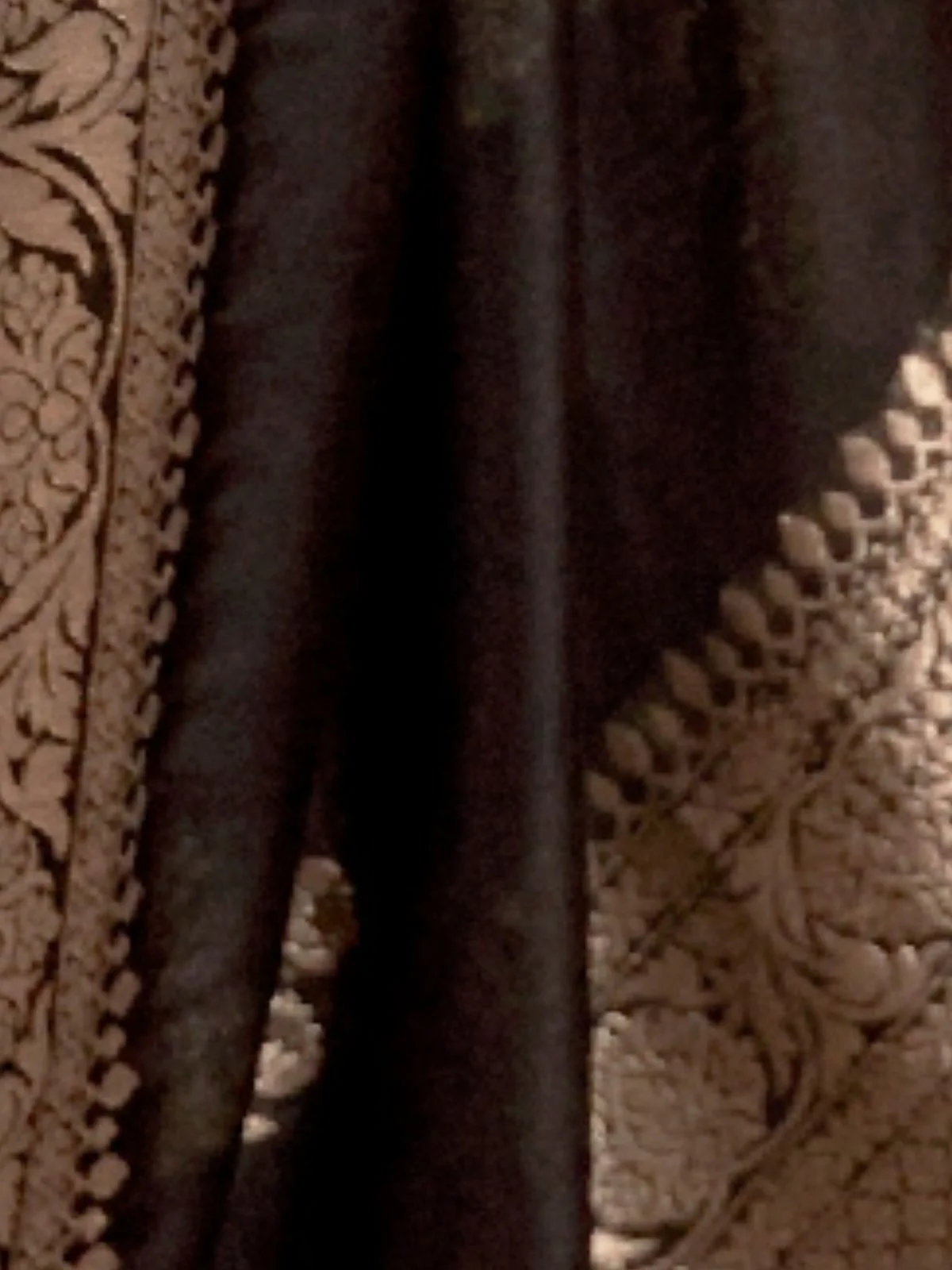 Odette Black Georgette Woven Saree With Unstitched Blouse for Women - Image 3