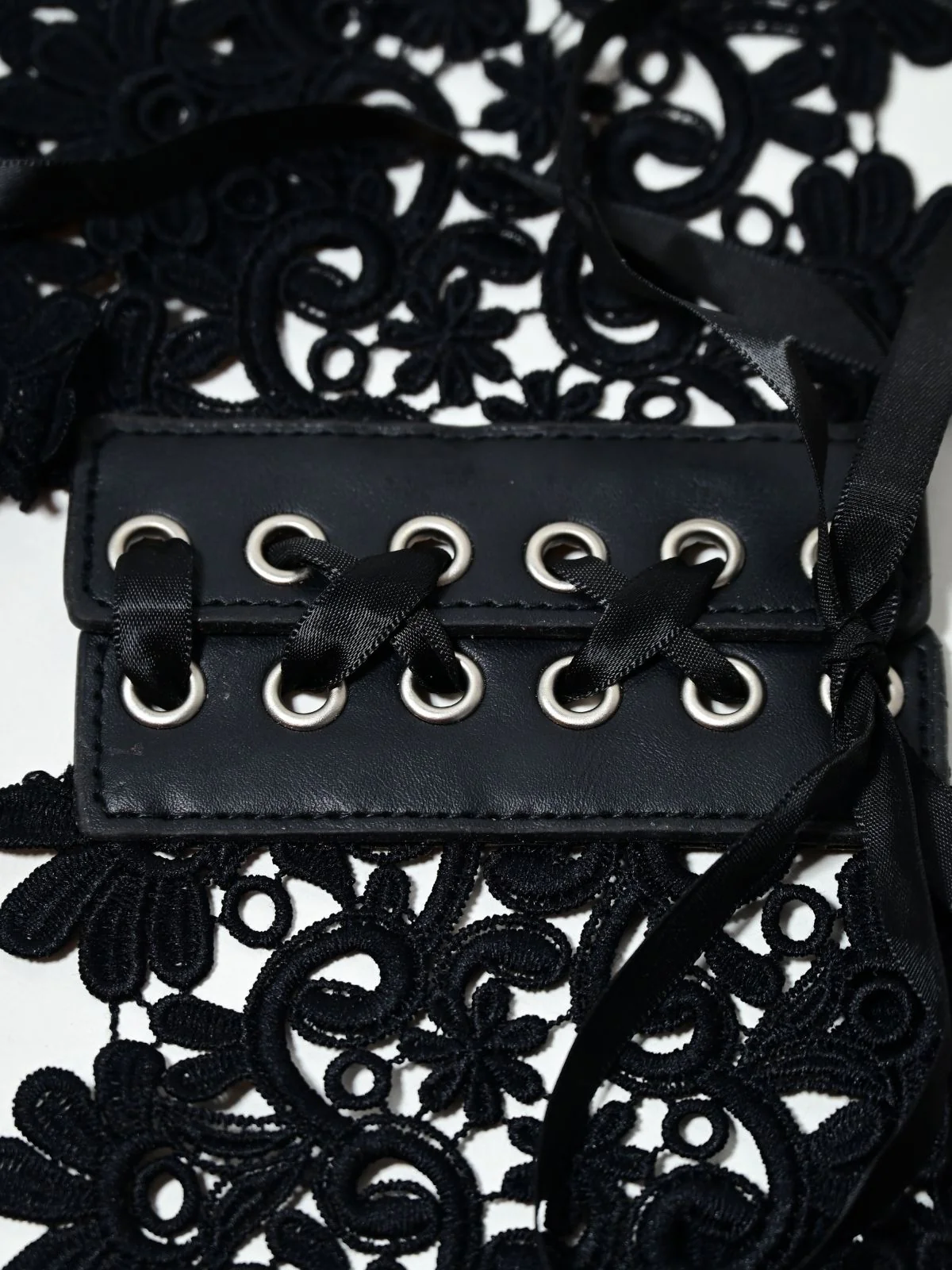 Odette Black Lace & PU Cutwork Belt For Women - Image 5