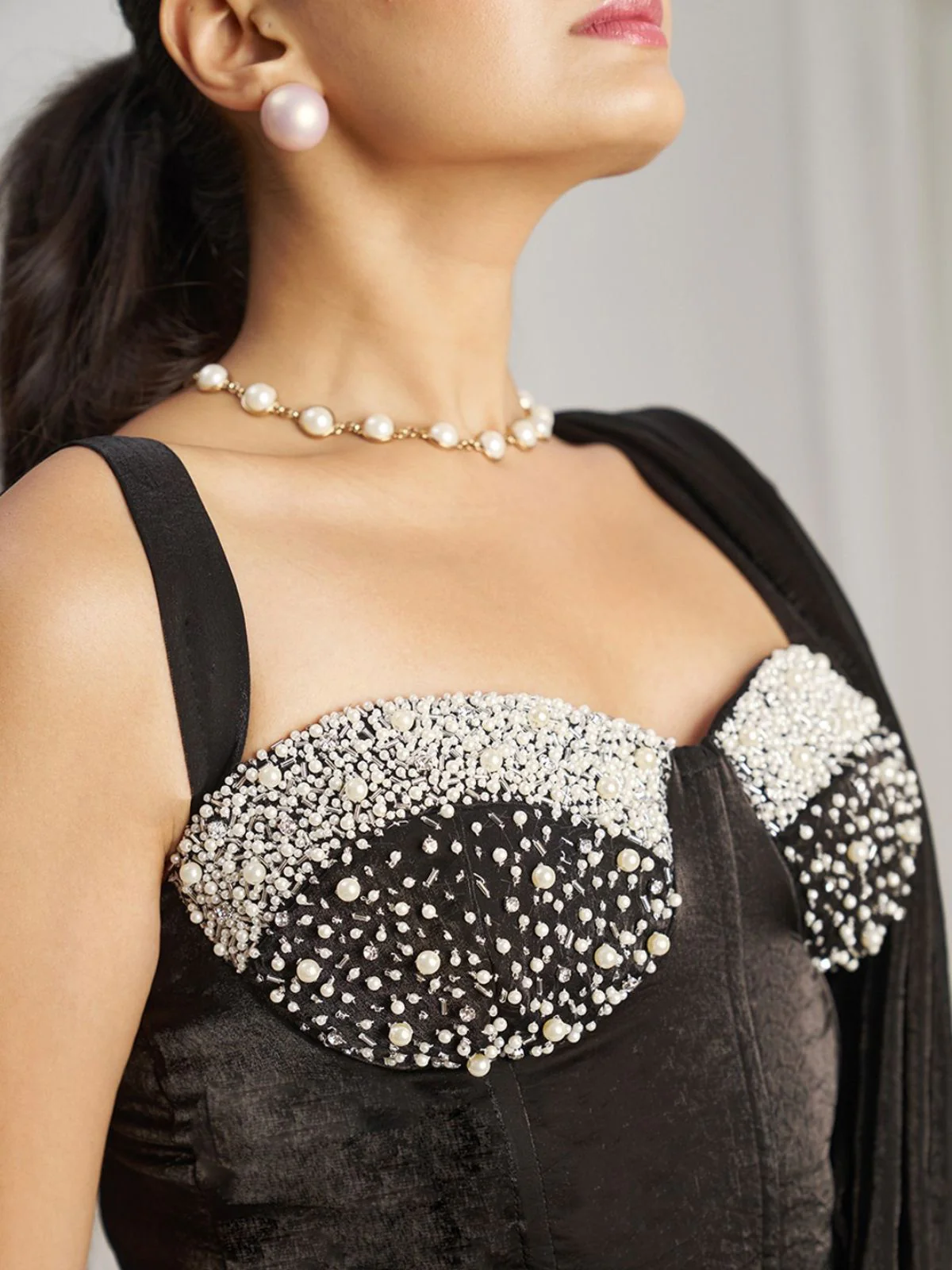 Odette Black Organza Solid Ready To Wear Saree With Stitched Blouse For Women - Image 7