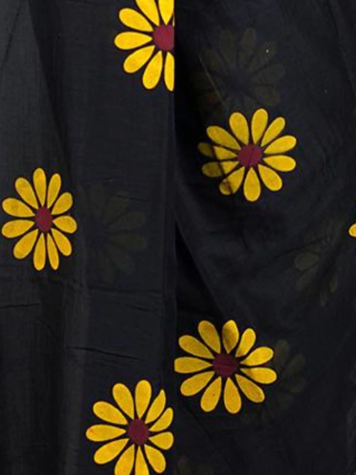 Odette Black Printed Cotton Saree With Unstitched Blouse For Women - Image 5