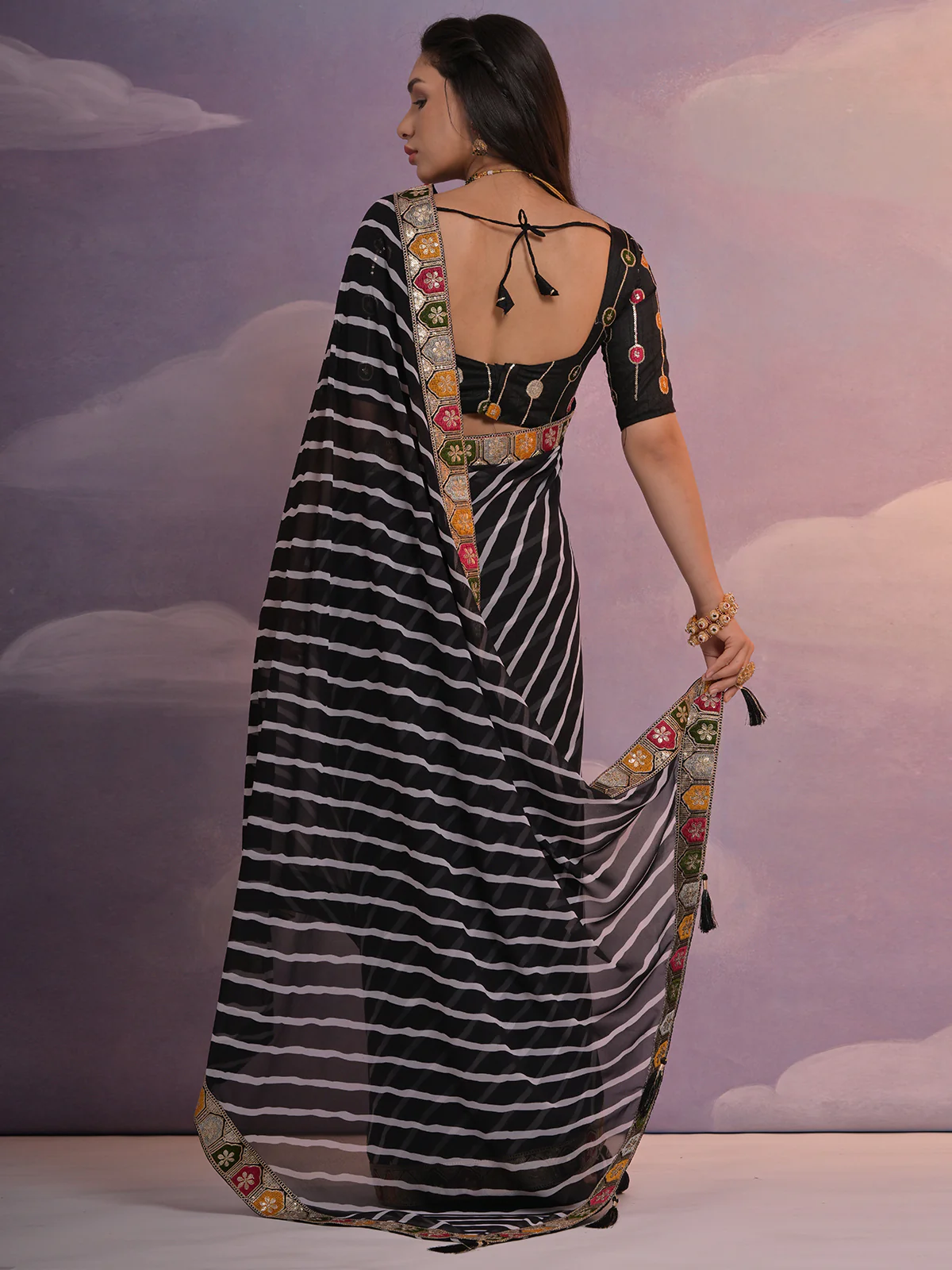 Odette Black Printed Georgette Saree With Unstitched Blouse For Women - Image 4