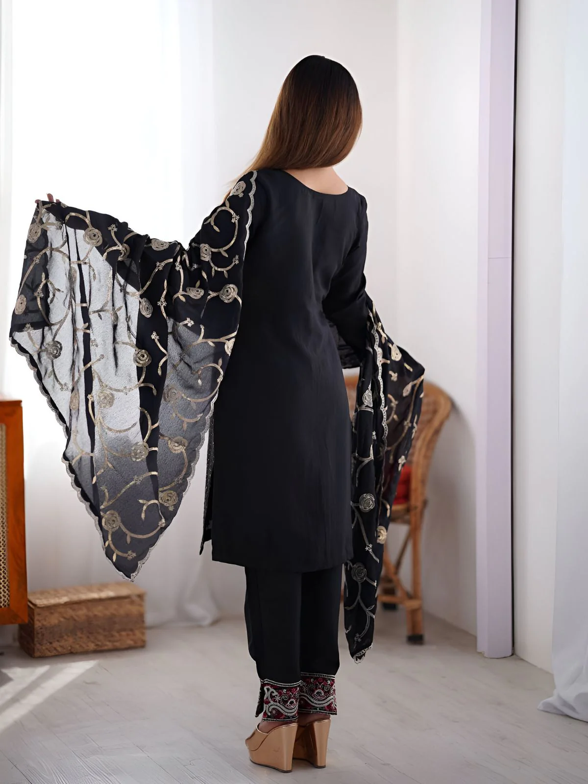 Odette Black Silk Blend Embroidered Kurta Set For Women - Image 3