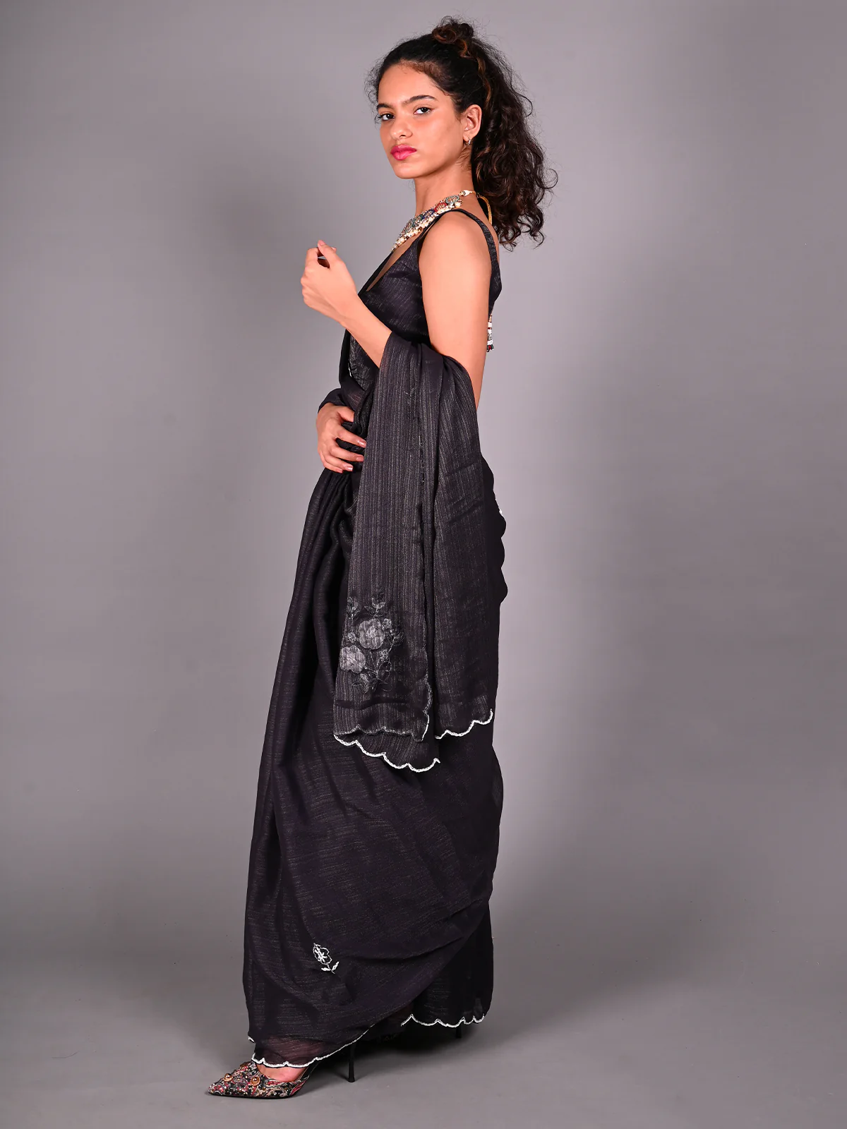 Odette Black Silk Blend Embroidered Saree For Women - Image 3
