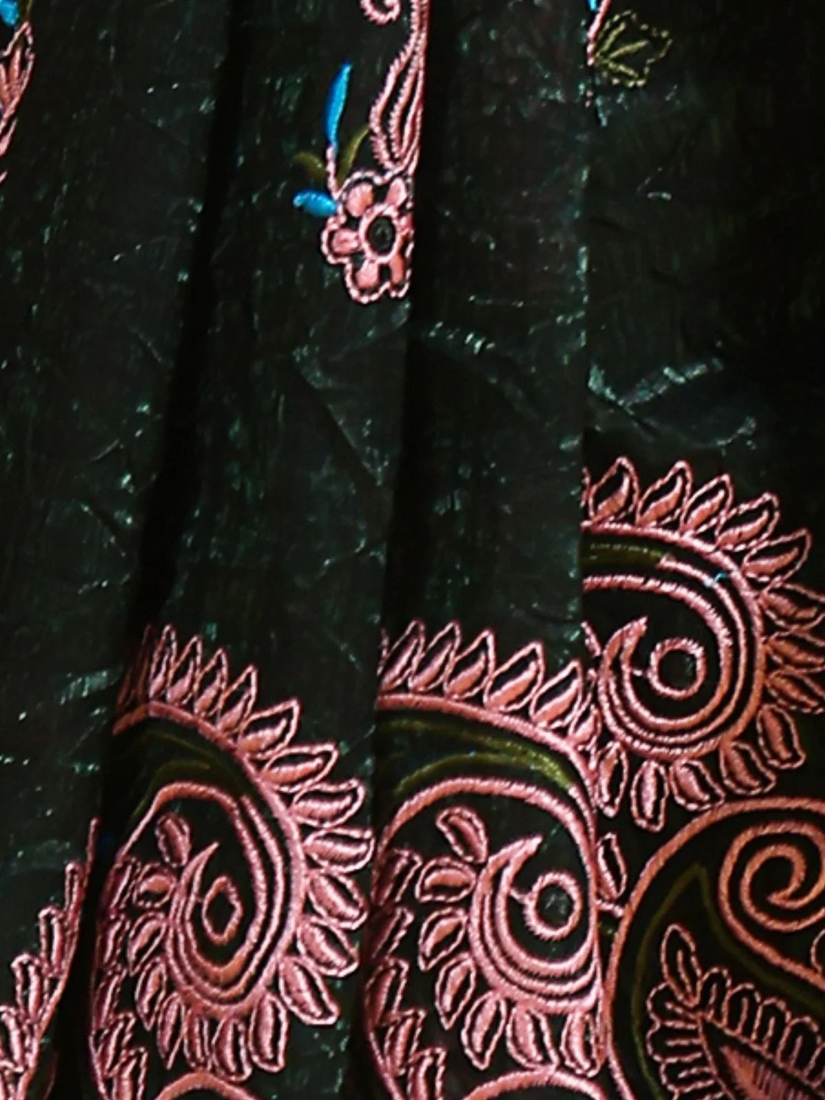 Odette Black Silk Blend Embroidered Saree With Unstitched Blouse For Women - Image 5
