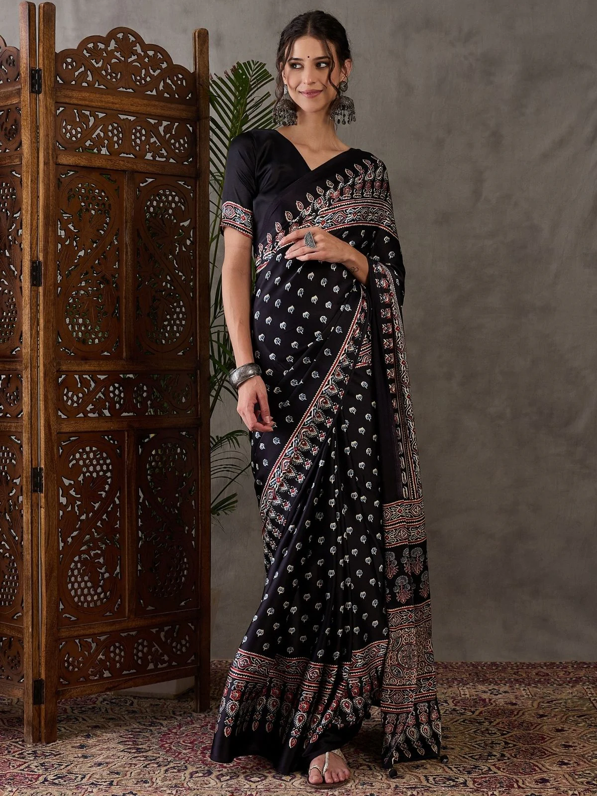 Odette Black Silk Blend Printed Elegant Saree For Women