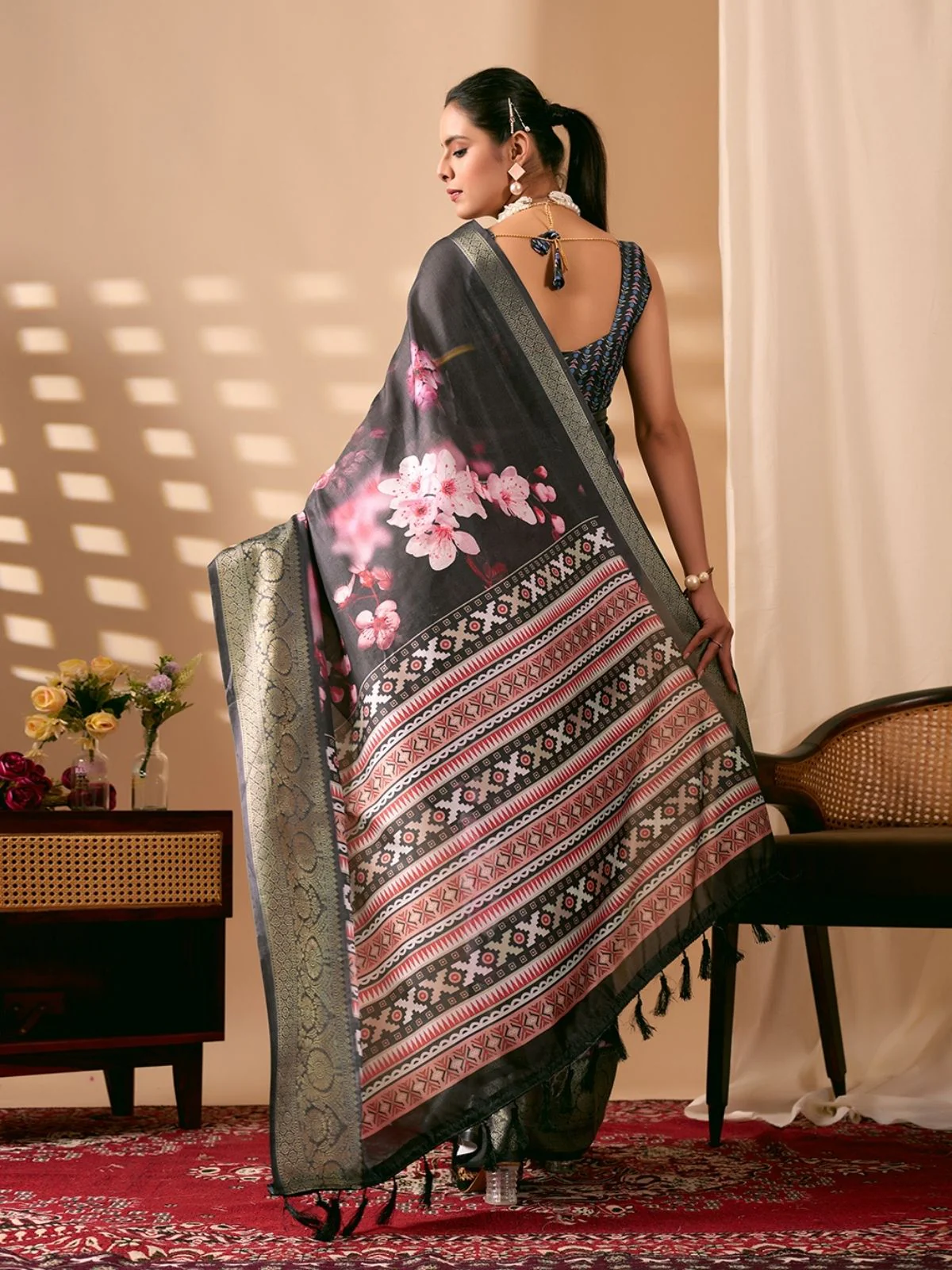 Odette Black Silk Blend Printed Saree For Women - Image 3