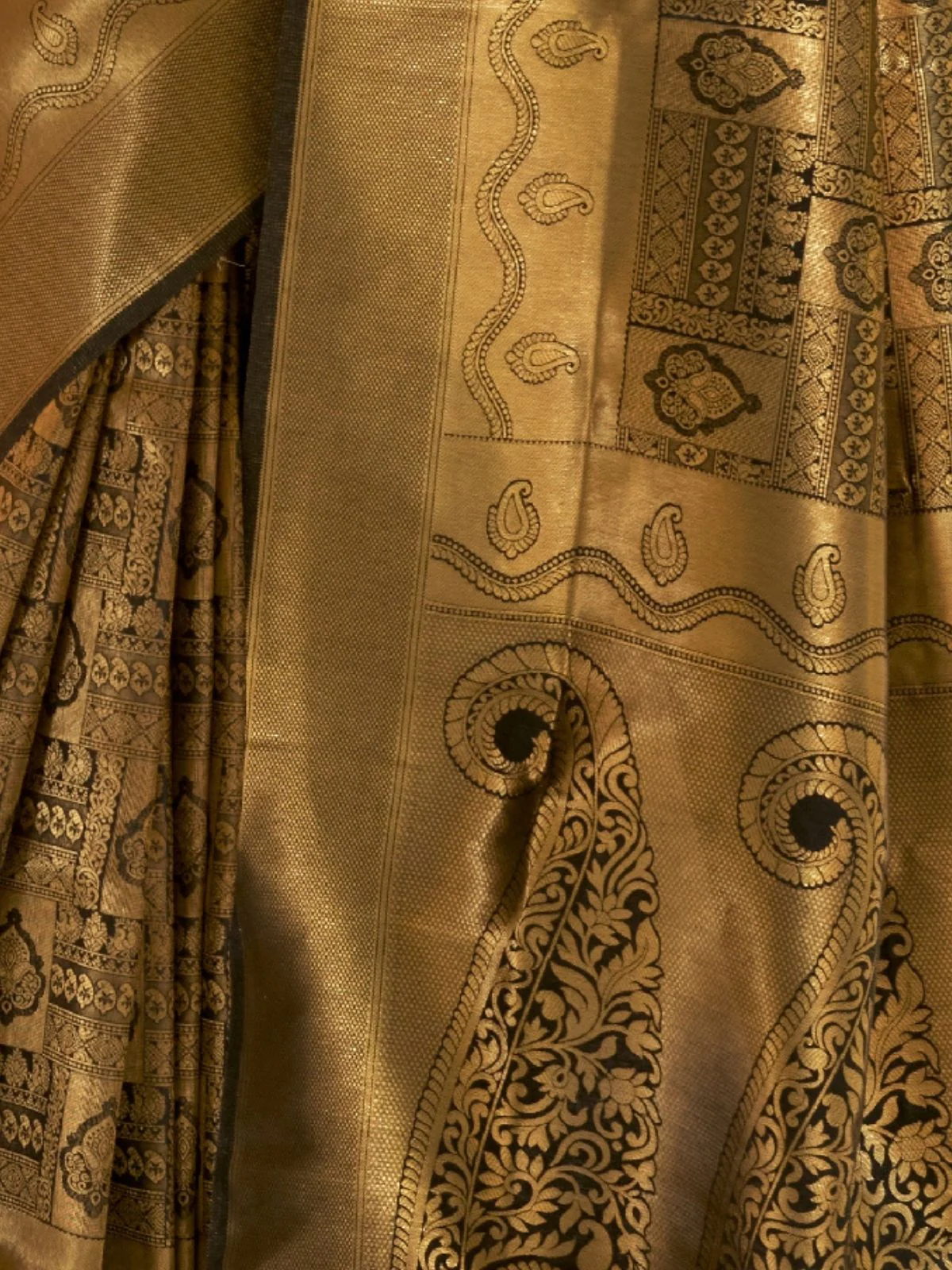 Odette Black Silk Blend Woven Saree With Unstitched Blouse For Women - Image 3
